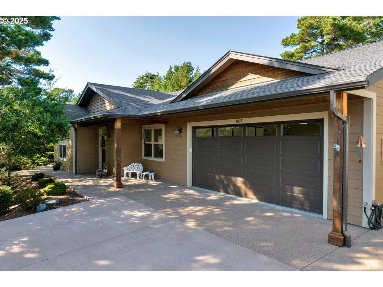 Florence, OR 97439,1037 Royal St Georges DR