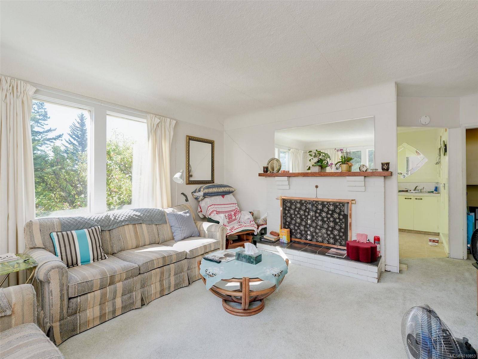 View Royal, BC V8Z 1P5,8 Camden Ave