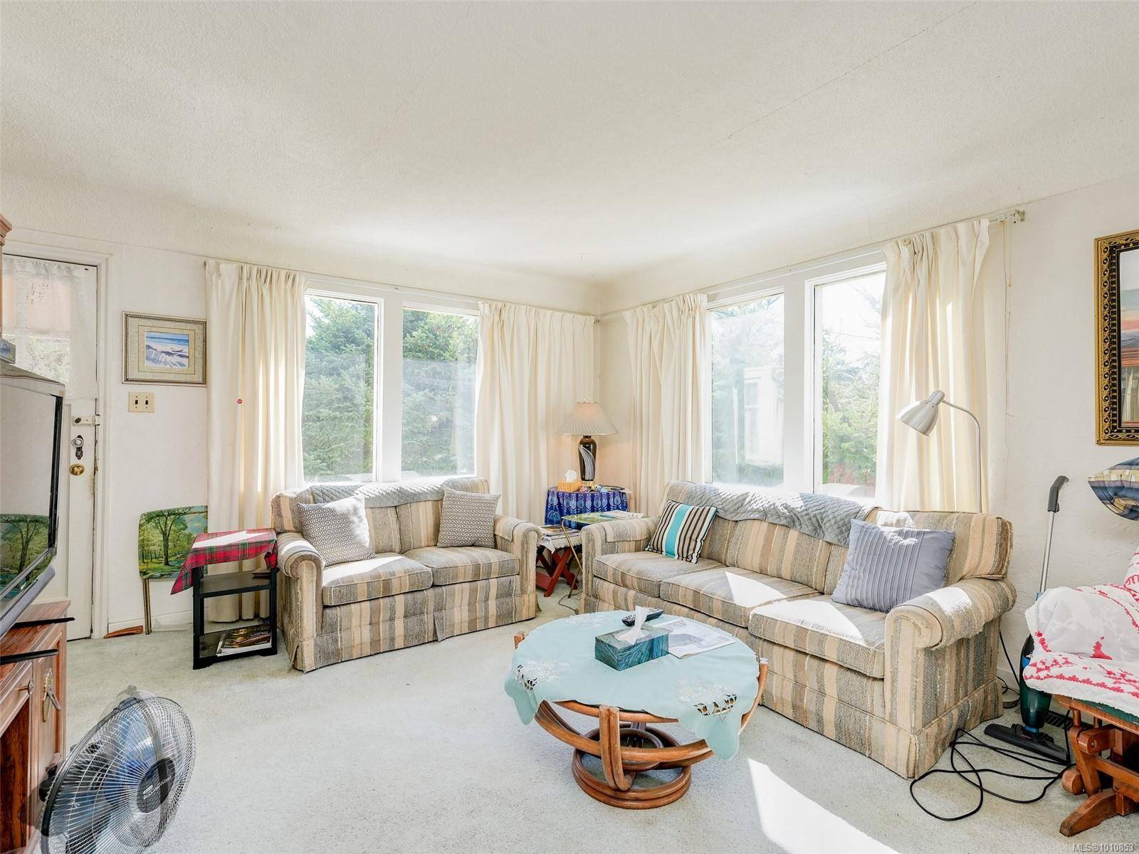 View Royal, BC V8Z 1P5,8 Camden Ave