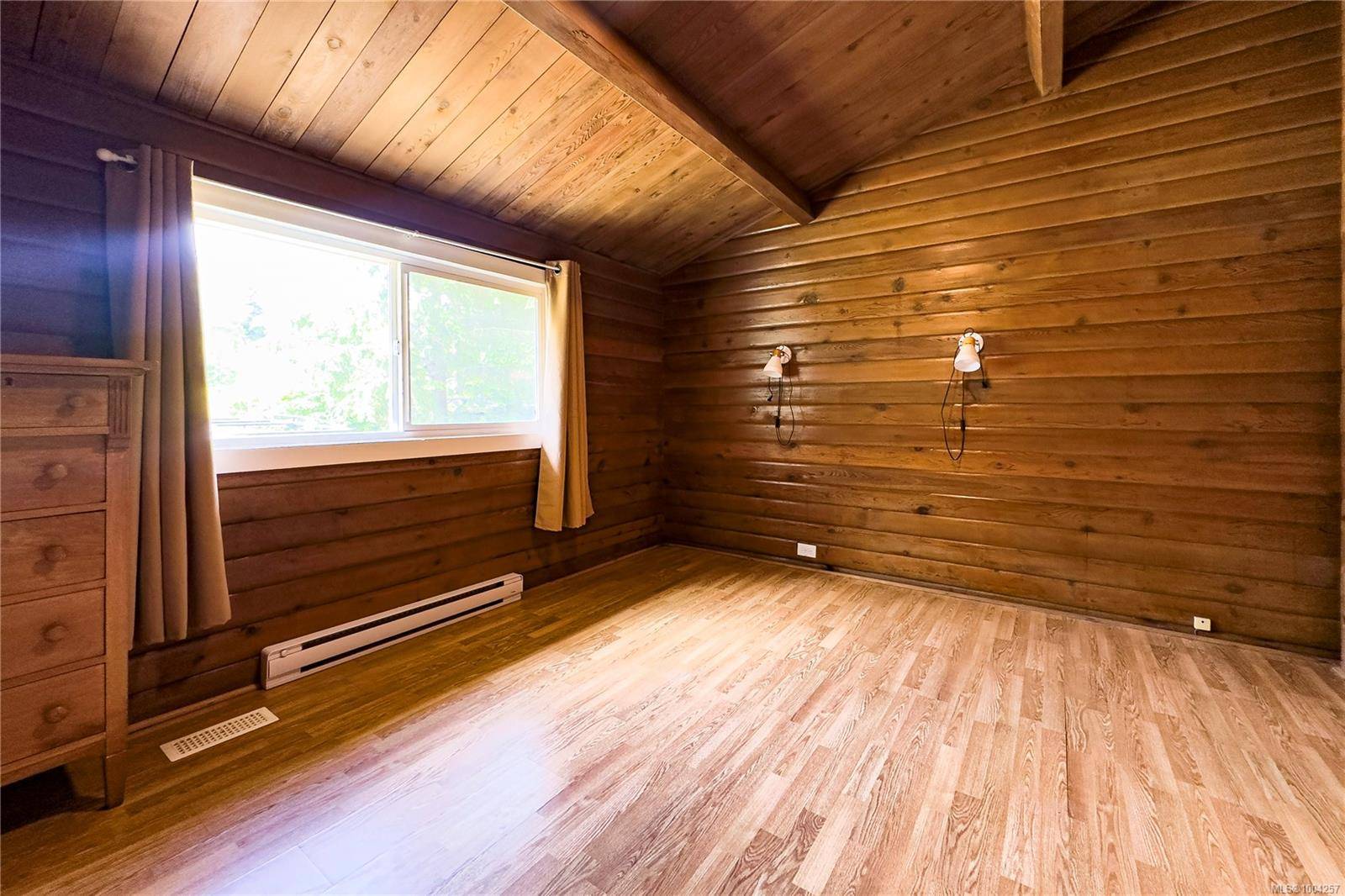 Zeballos, BC V0P 2A0,622 Keno Cres