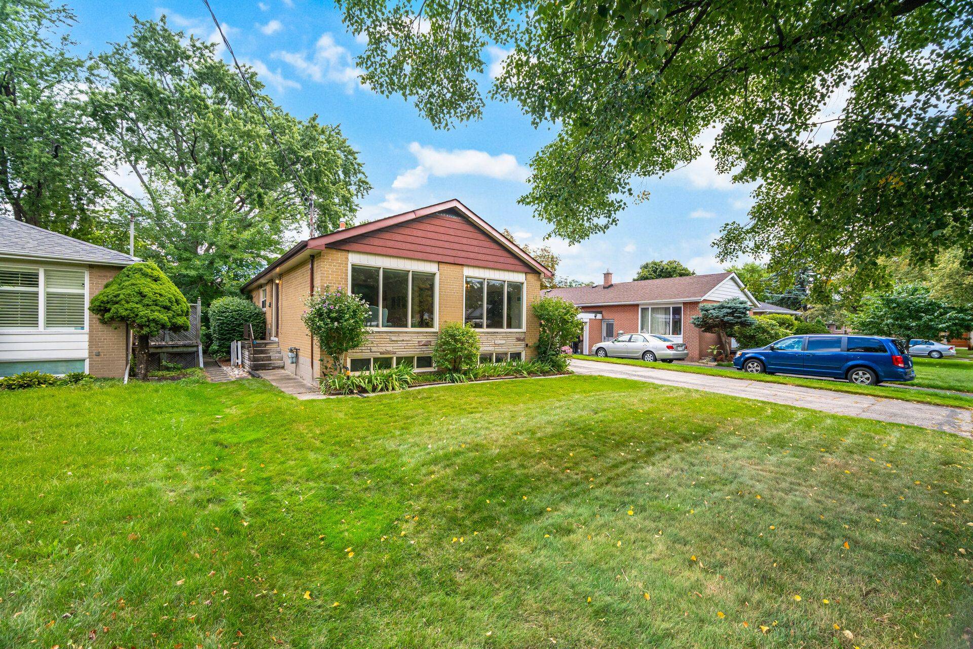 Toronto W08, ON M9B 3A4,23 Cotman CRES