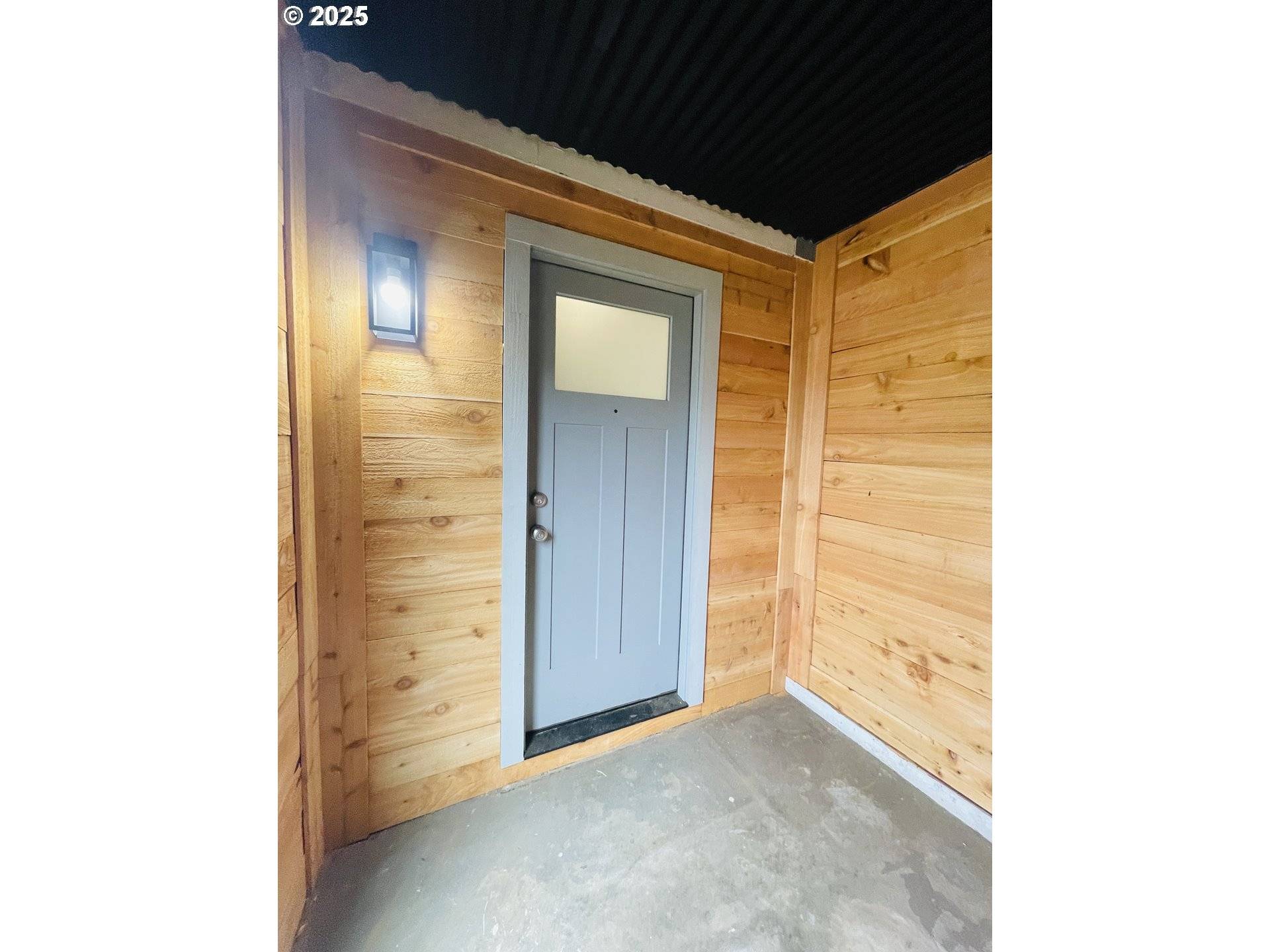 Bandon, OR 97411,890 2ND ST SE