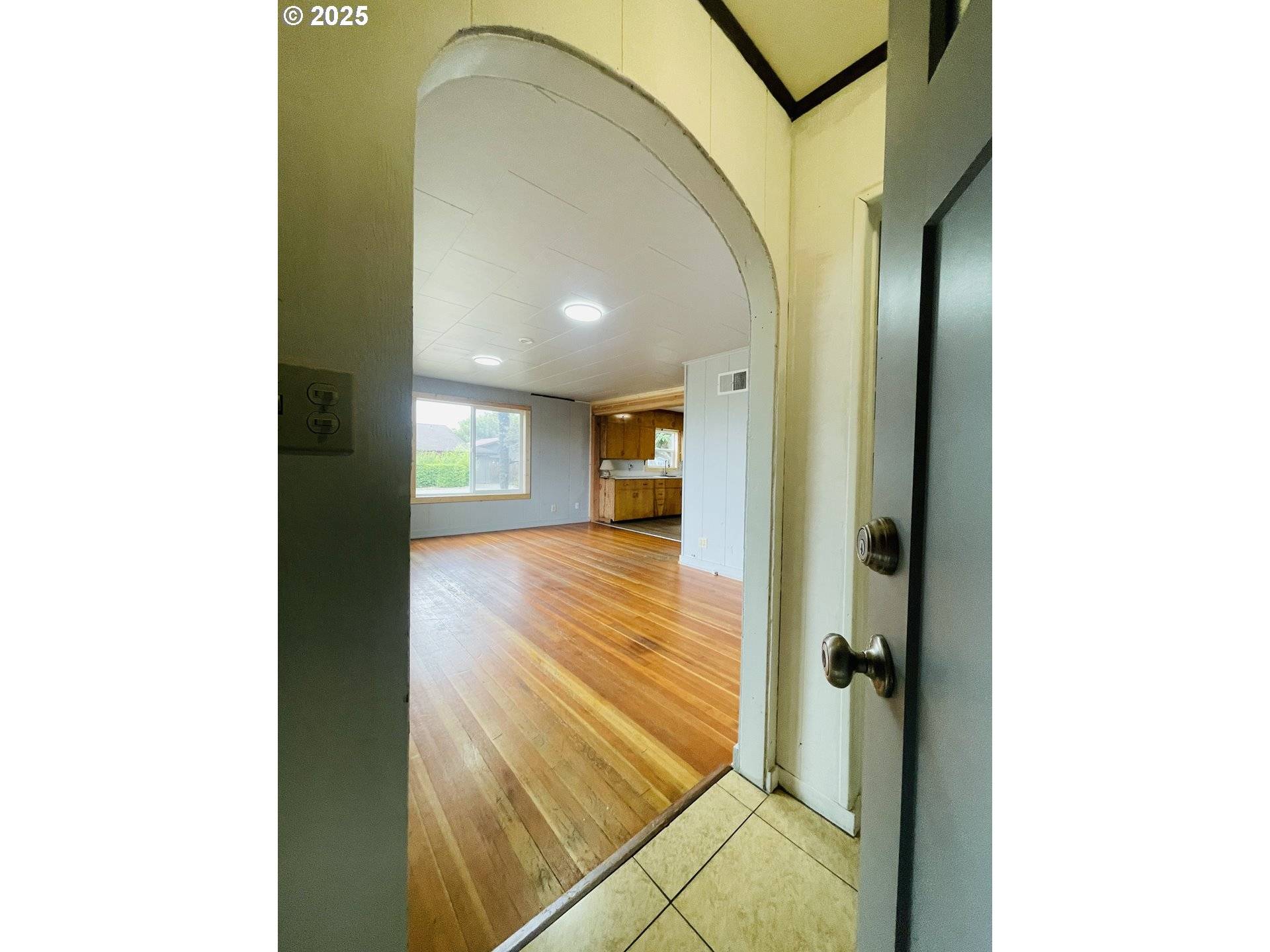 Bandon, OR 97411,890 2ND ST SE