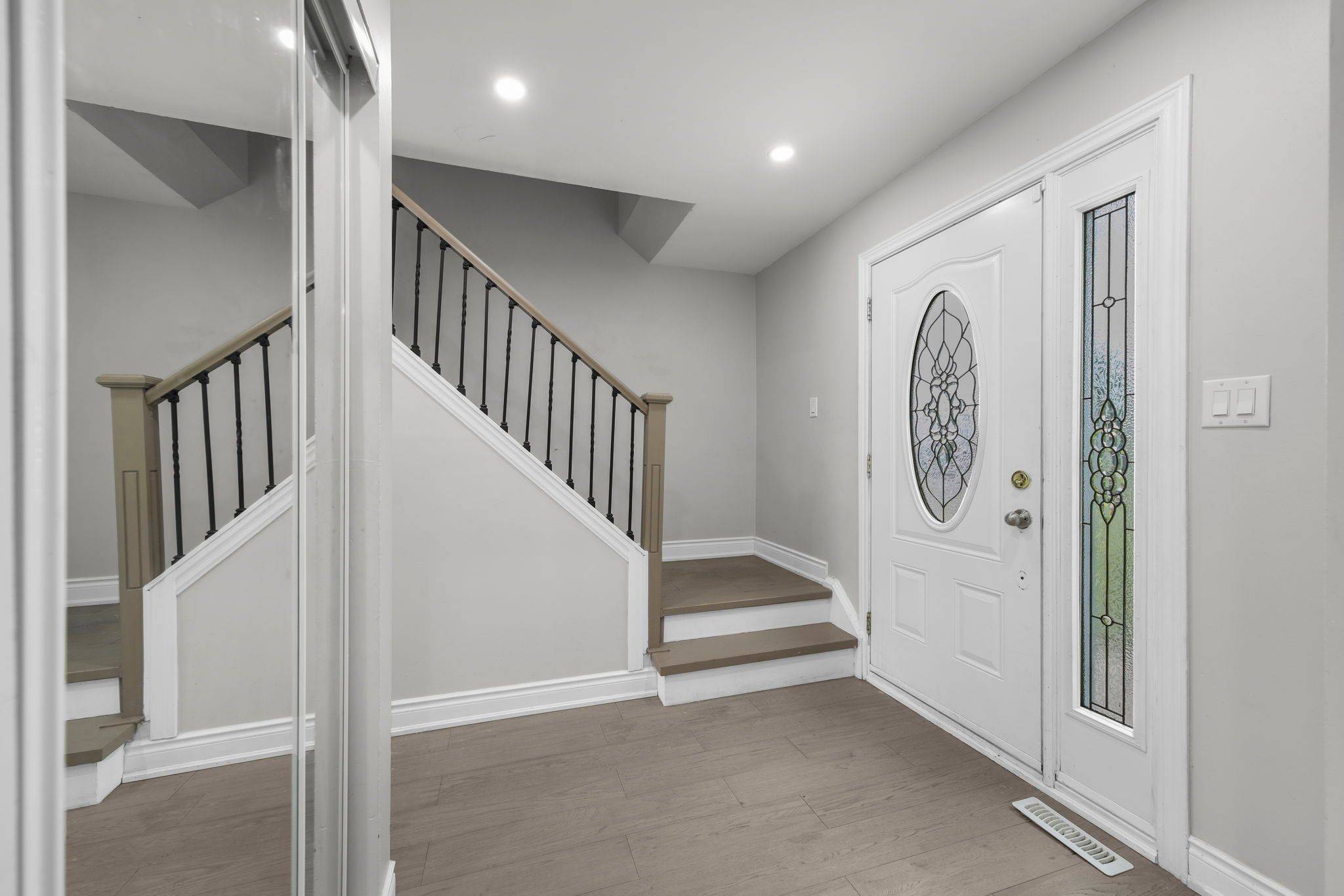 Brampton, ON L6T 3J3,24 Fallingdale CRES