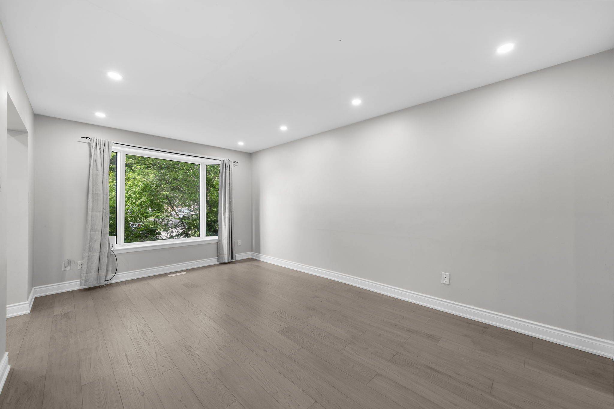 Brampton, ON L6T 3J3,24 Fallingdale CRES