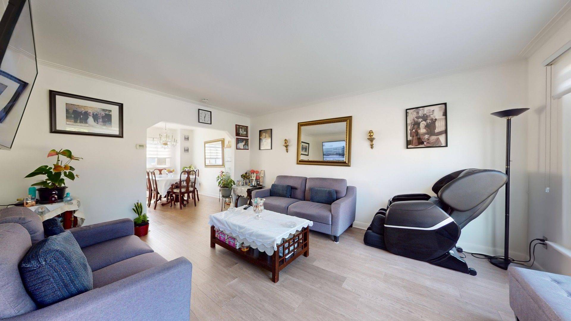 Toronto W04, ON M6M 2W8,11 Arrowsmith AVE
