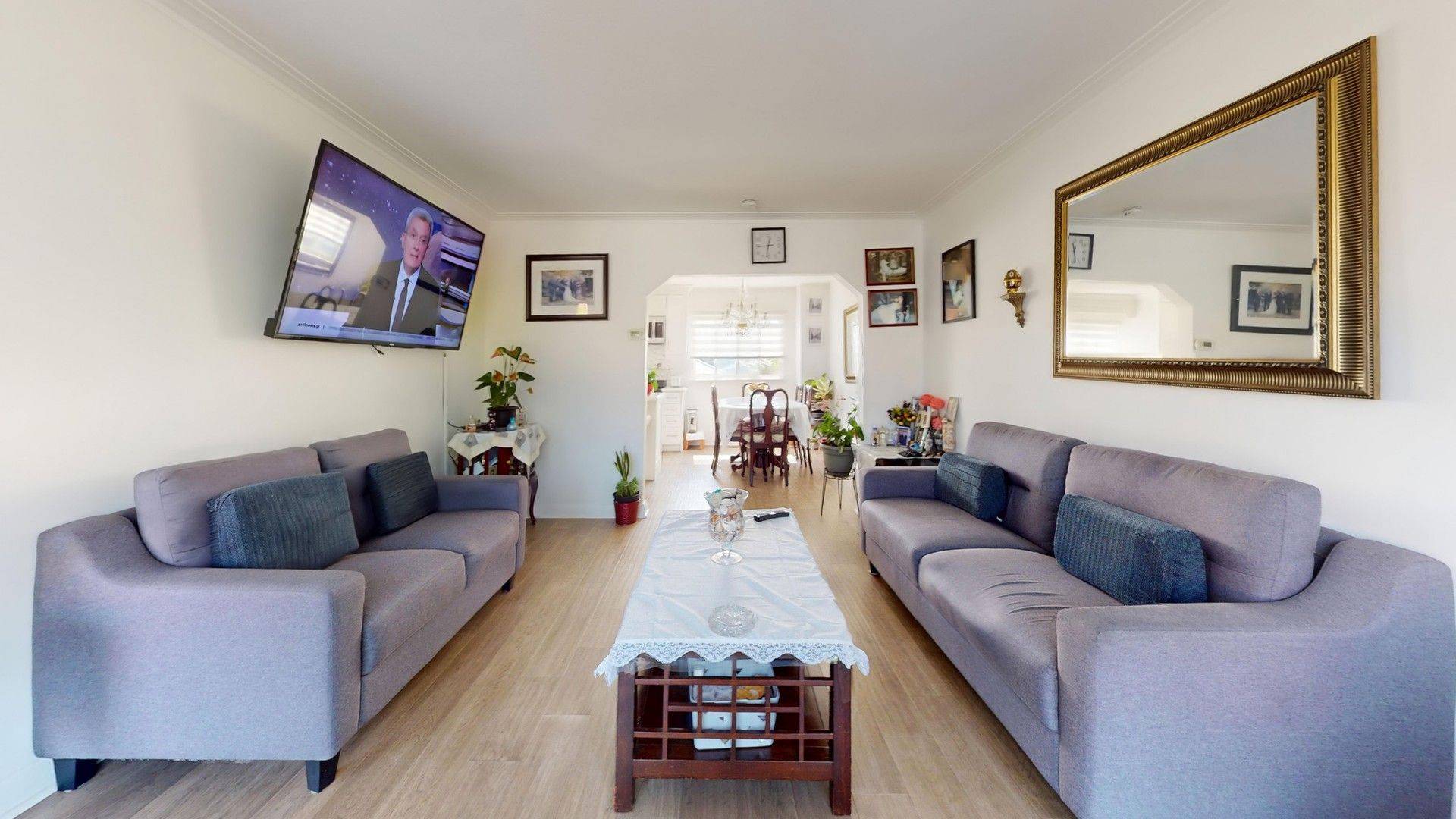 Toronto W04, ON M6M 2W8,11 Arrowsmith AVE