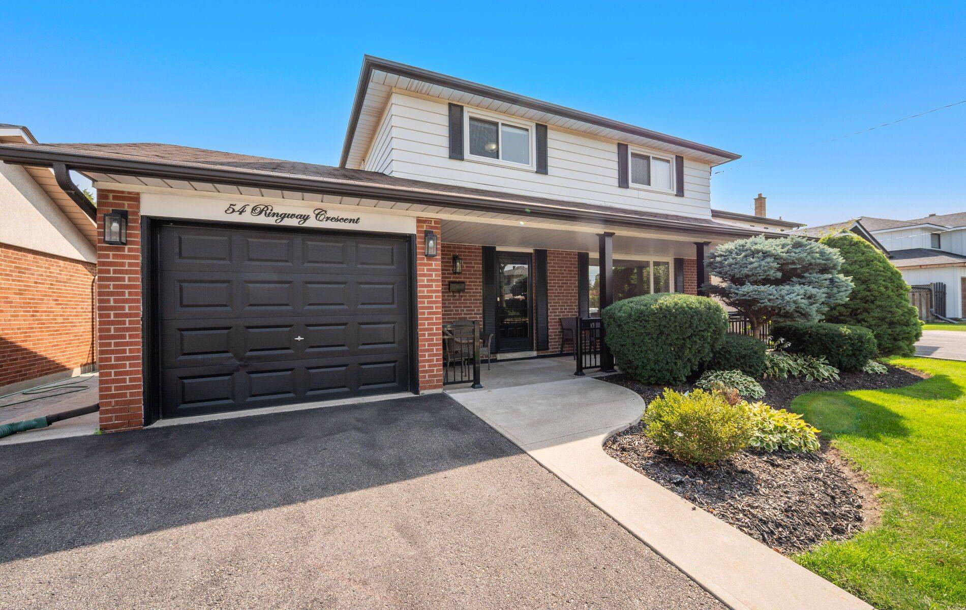 Toronto W10, ON M9W 1X4,54 Ringway CRES