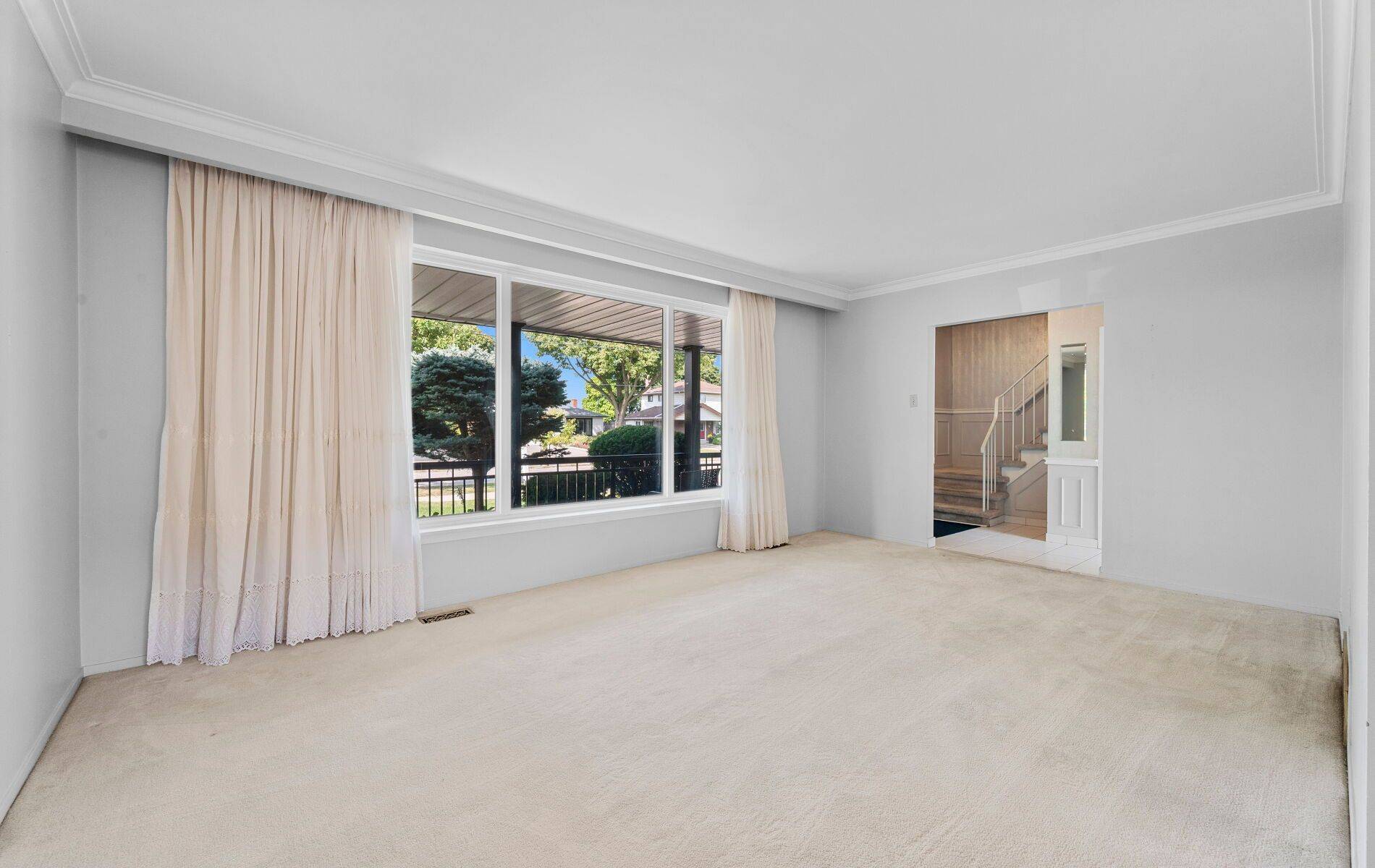 Toronto W10, ON M9W 1X4,54 Ringway CRES