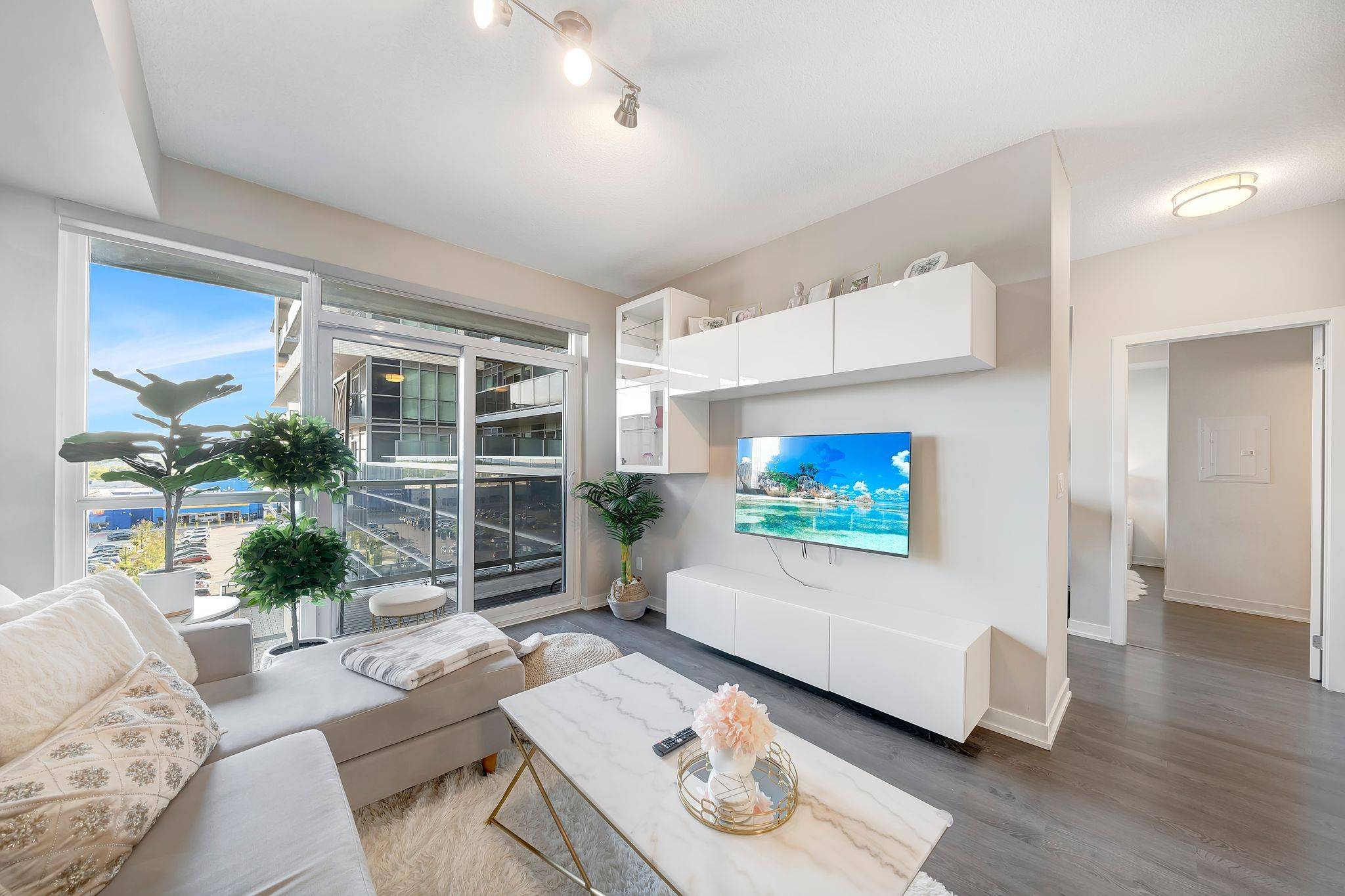 Burlington, ON L7R 0E5,2087 FAIRVIEW ST #606