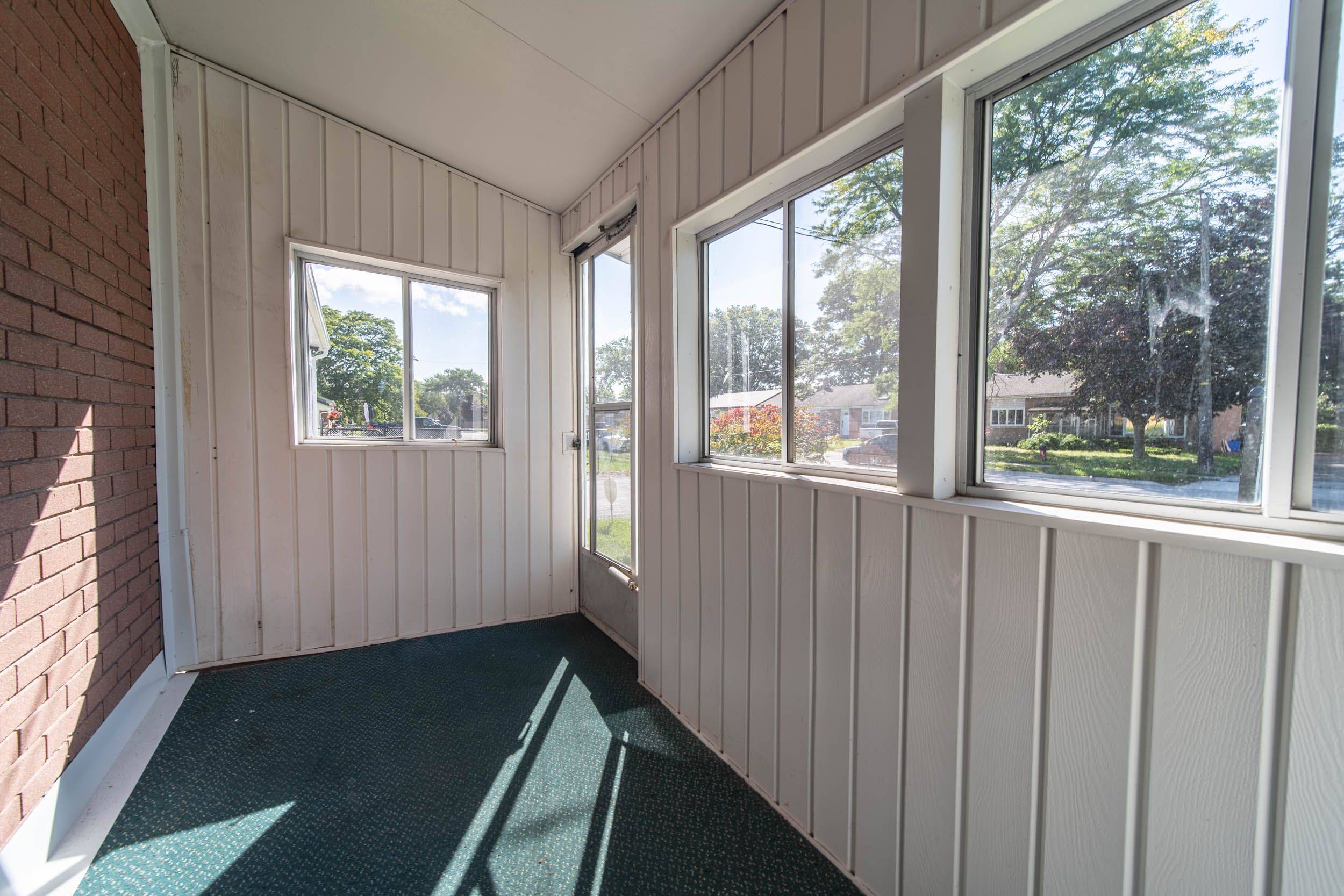 Niagara Falls, ON L2G 3J4,6809 Jill DR