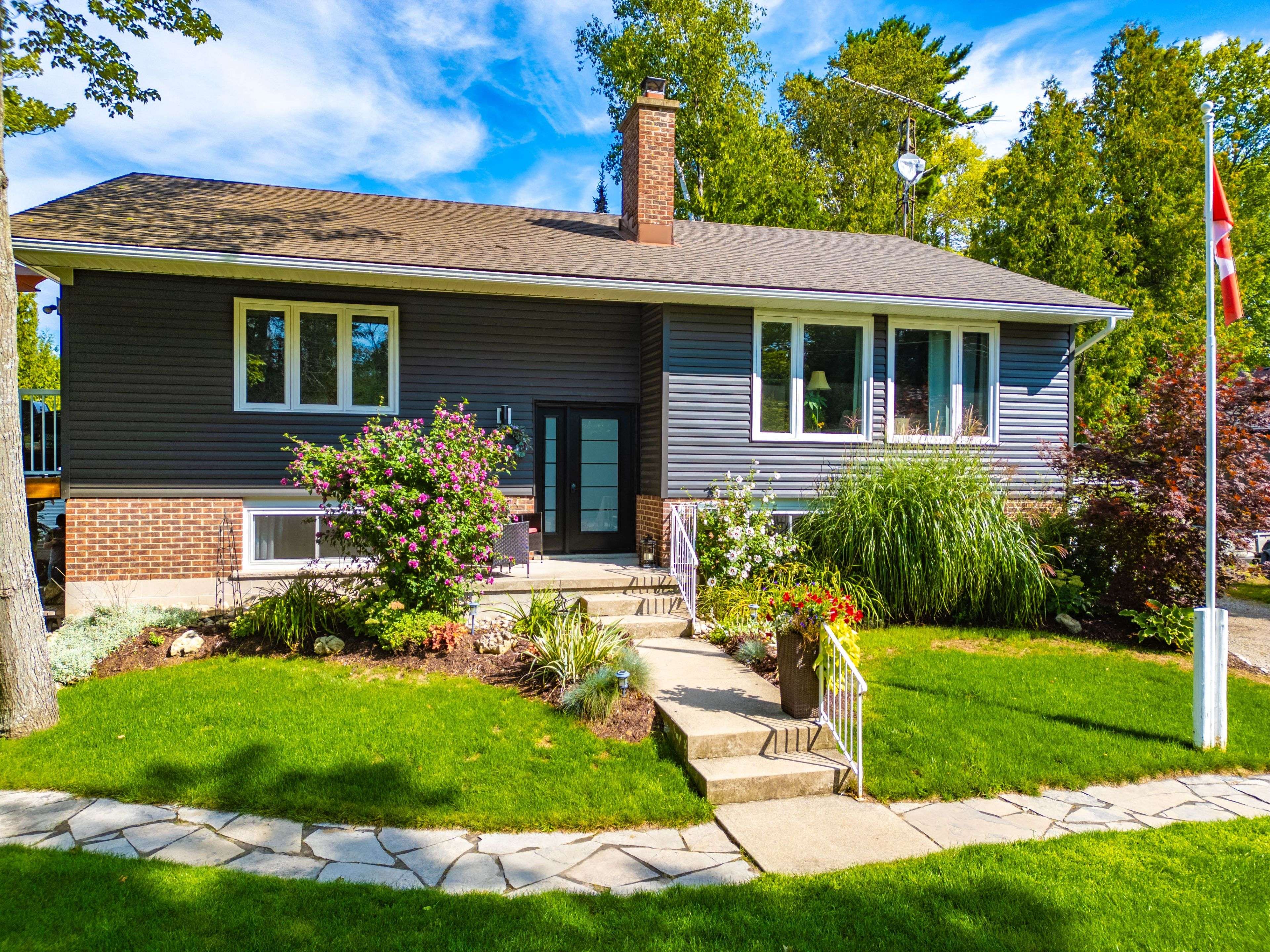 South Bruce Peninsula, ON N0H 2G0,403 Simcoe AVE