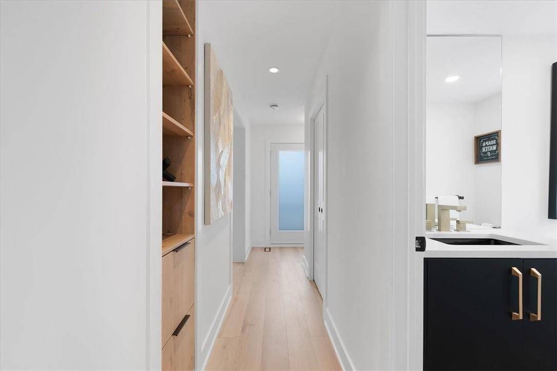 Hamilton, ON L9C 5G9,94 West 32nd ST