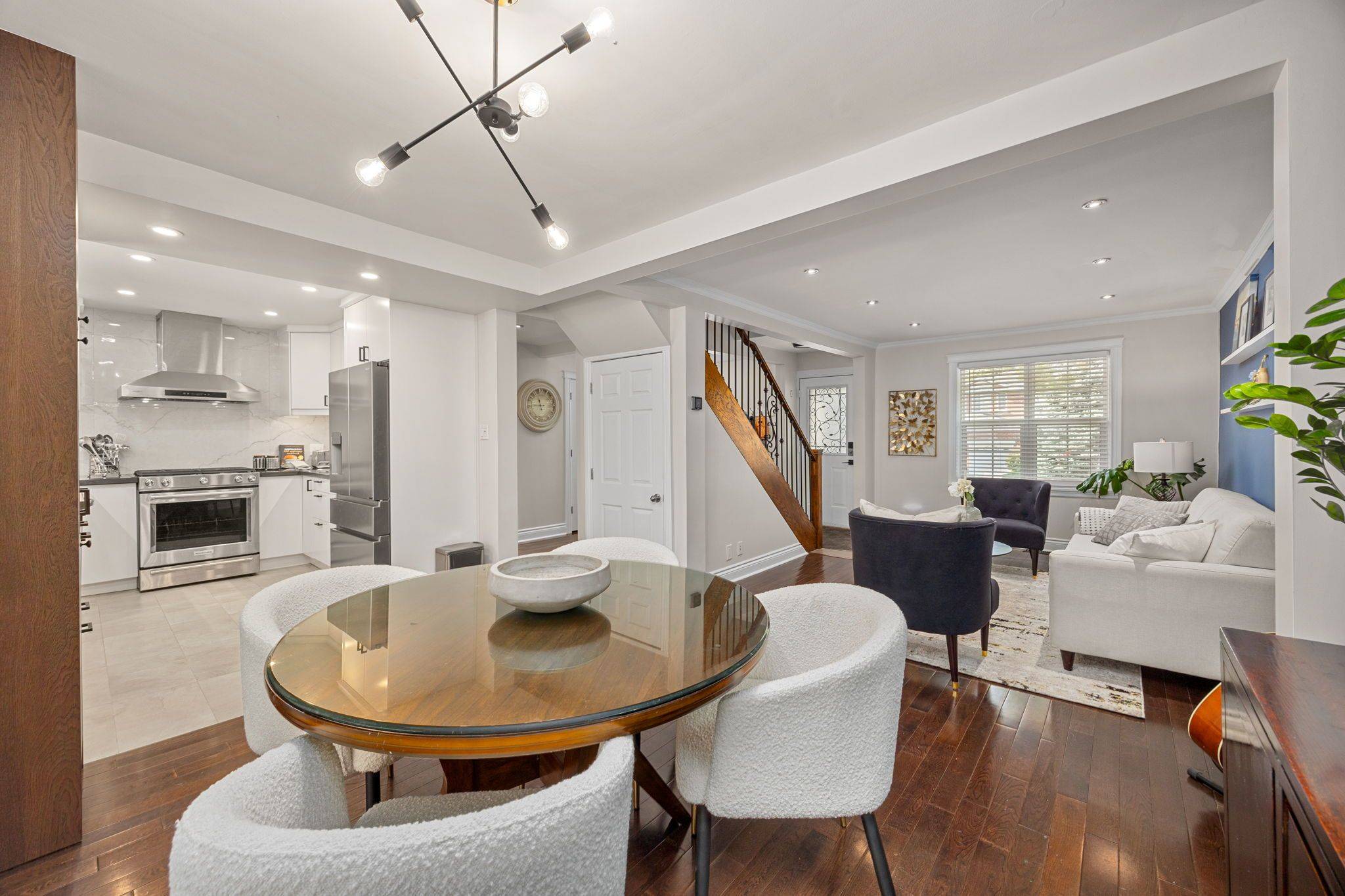 Toronto E08, ON M1M 3L1,41 Allister AVE