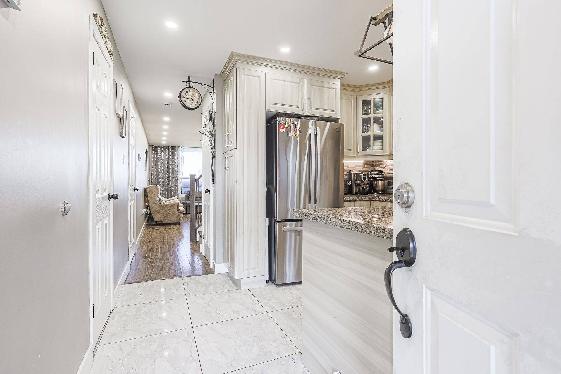 Toronto C11, ON M3C 2Y9,140 Leeward Glenway #315