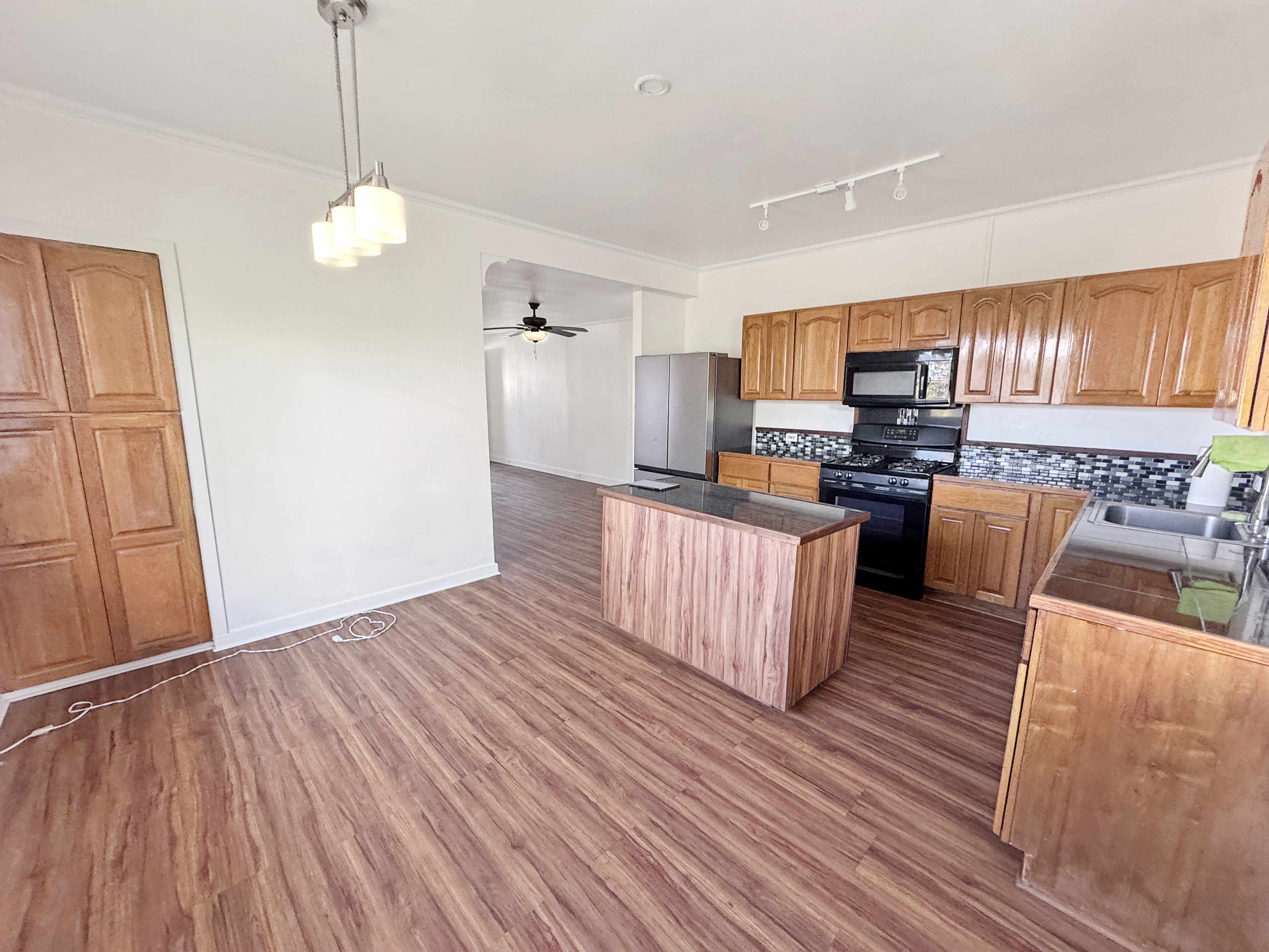 Hilo, HI 96720,136 MAUNA LOA ST