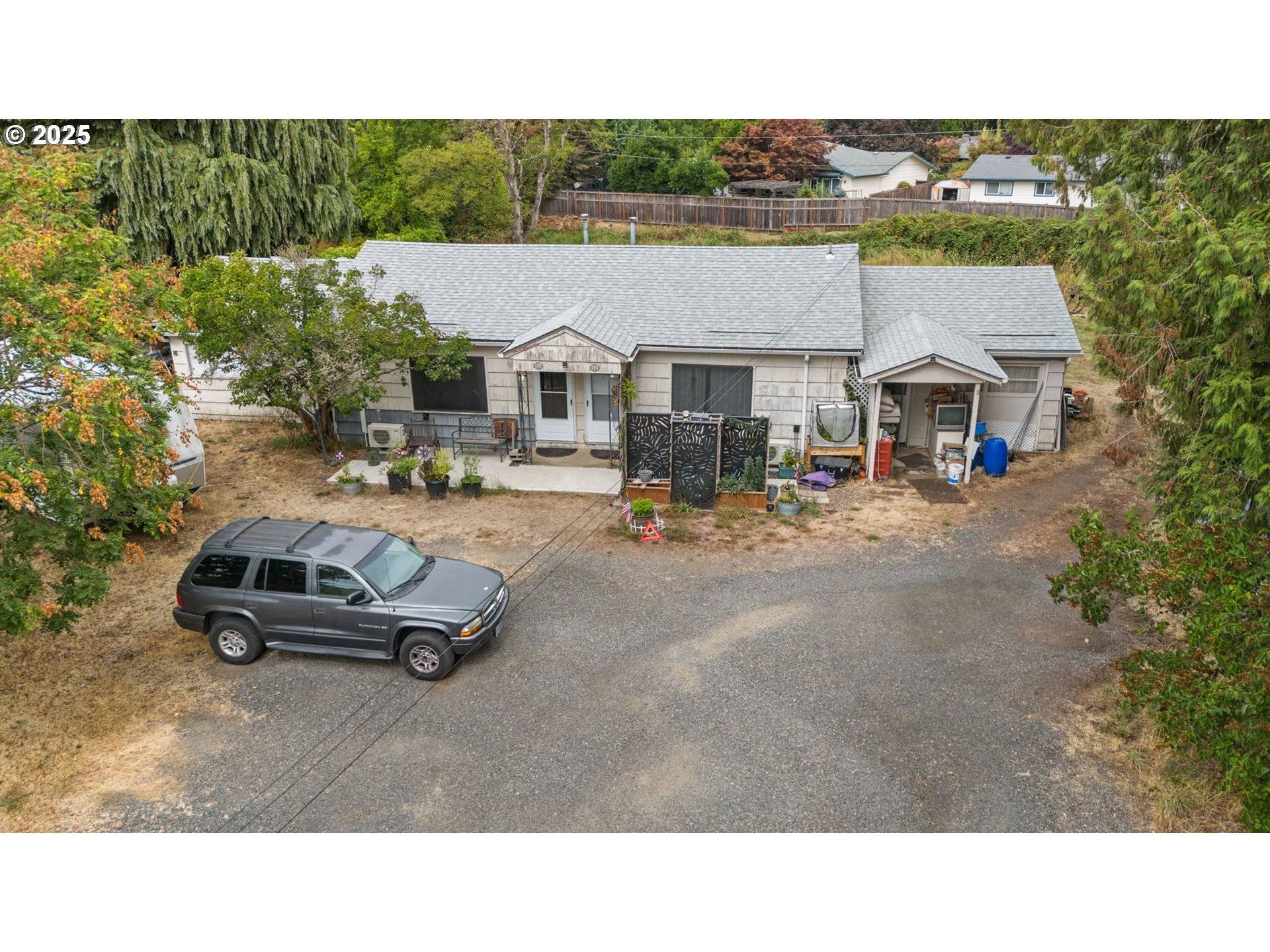 Eugene, OR 97404,233 SPRING CREEK DR