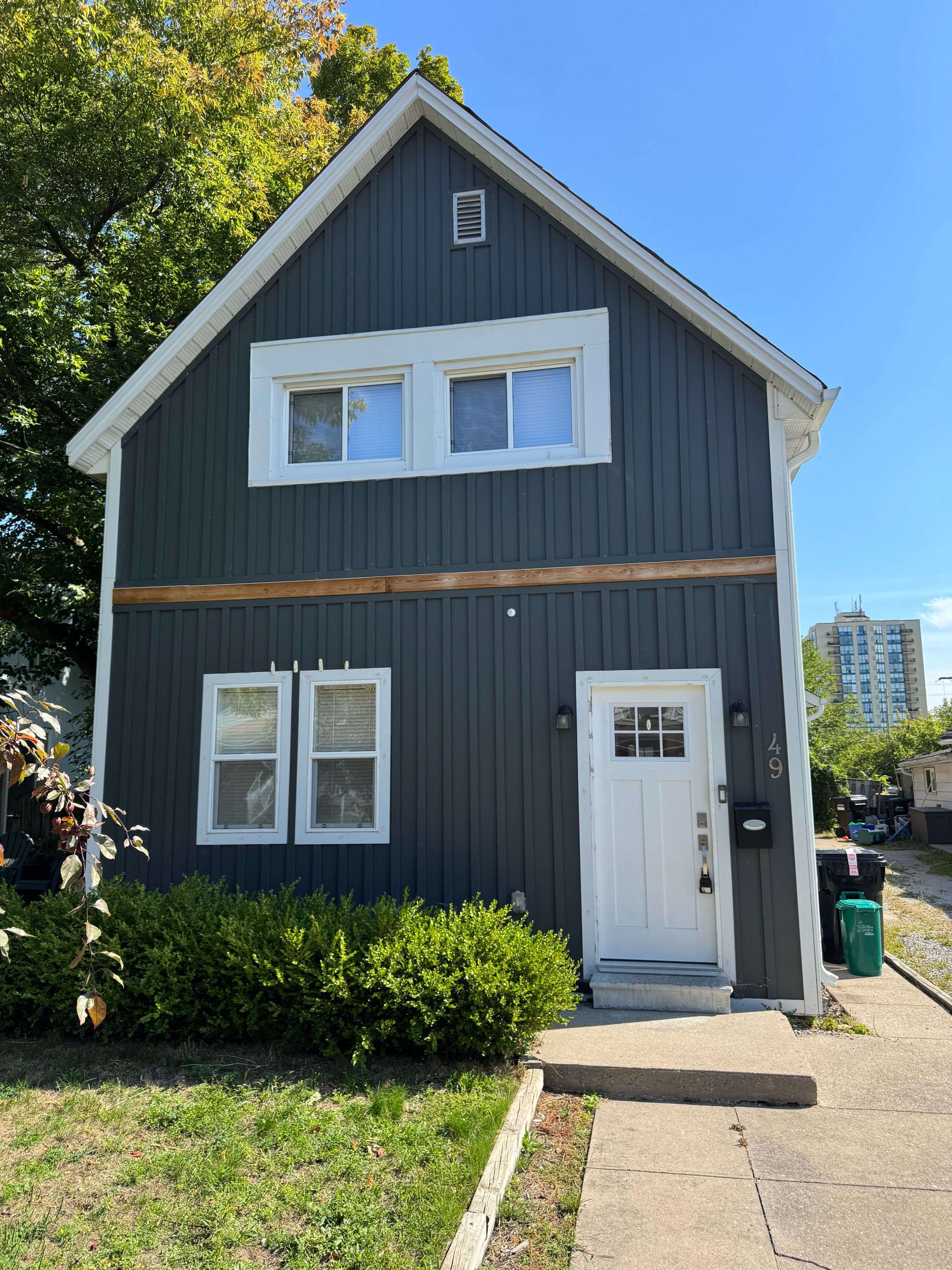 Barrie, ON L4N 3C3,49 Sanford ST