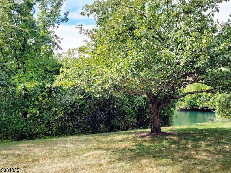 Bernards Twp., NJ 07920,243 Penns Way