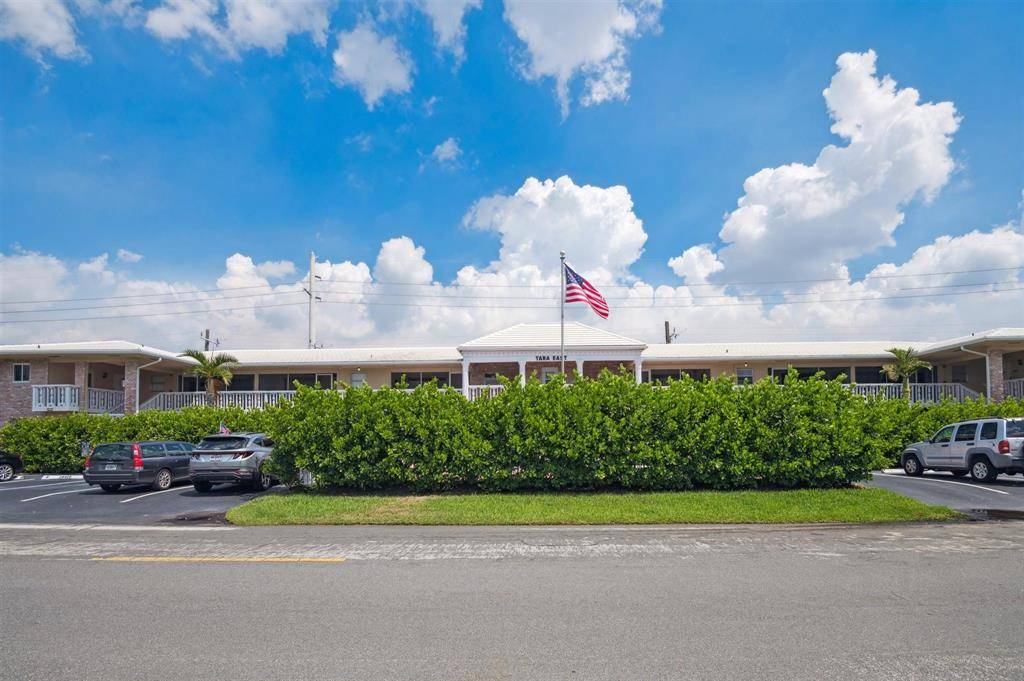 Fort Lauderdale, FL 33308,2141 NE 68 #106