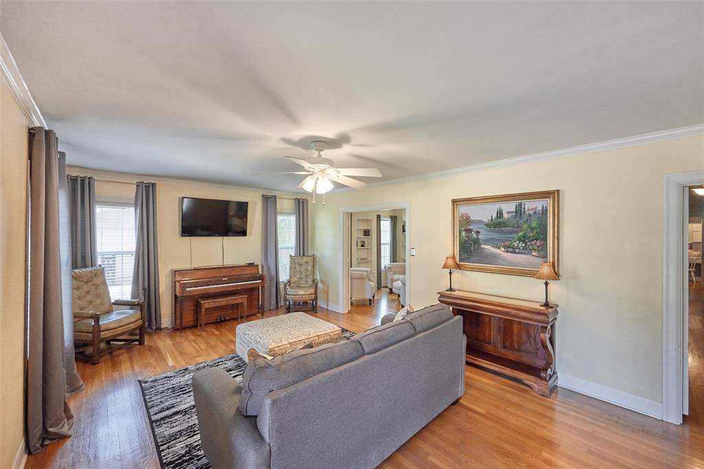 Olney, TX 76374,811 W Main Street