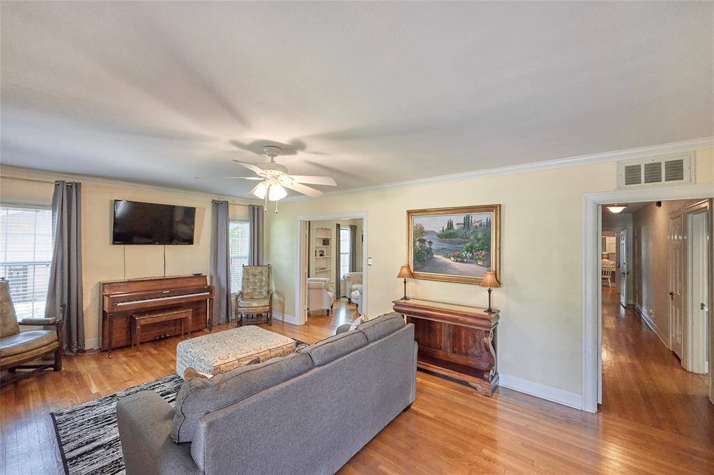 Olney, TX 76374,811 W Main Street