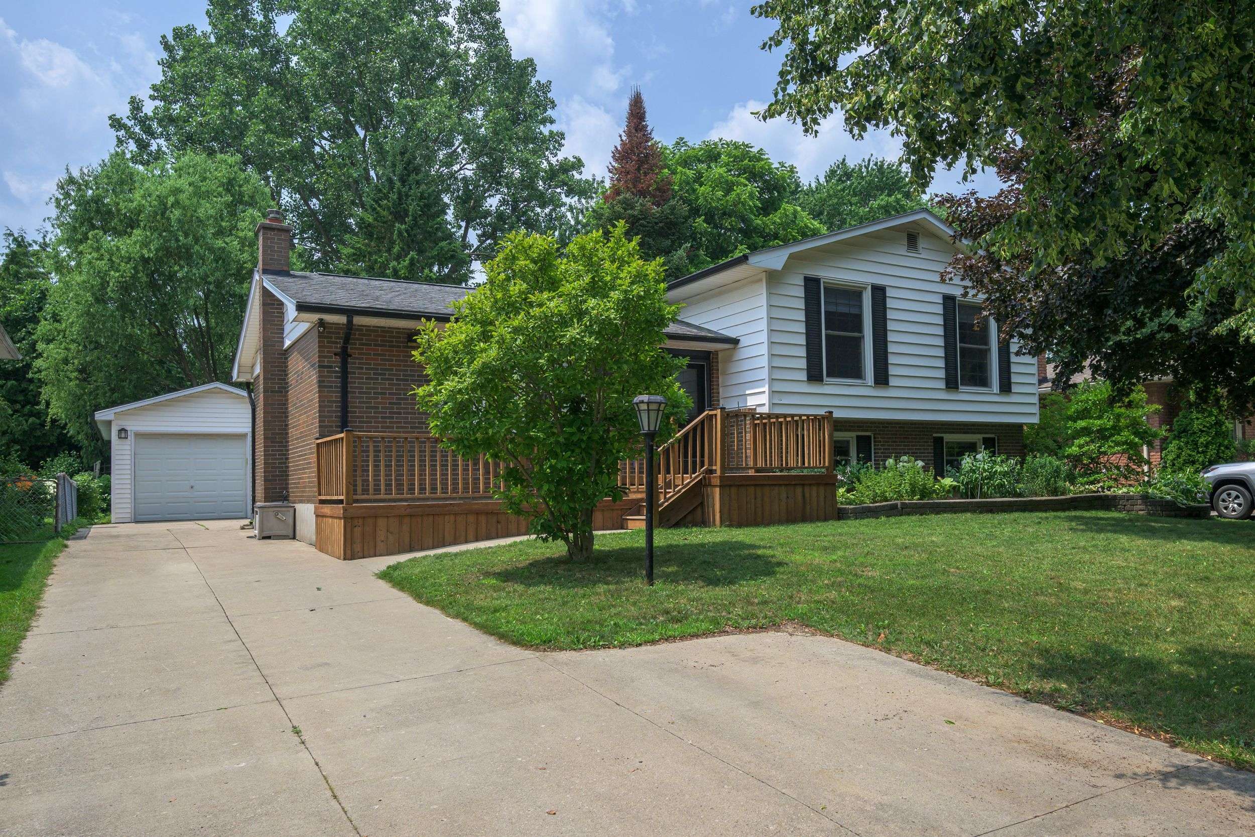 London North, ON N6G 2E1,47 Scotchpine CRES E