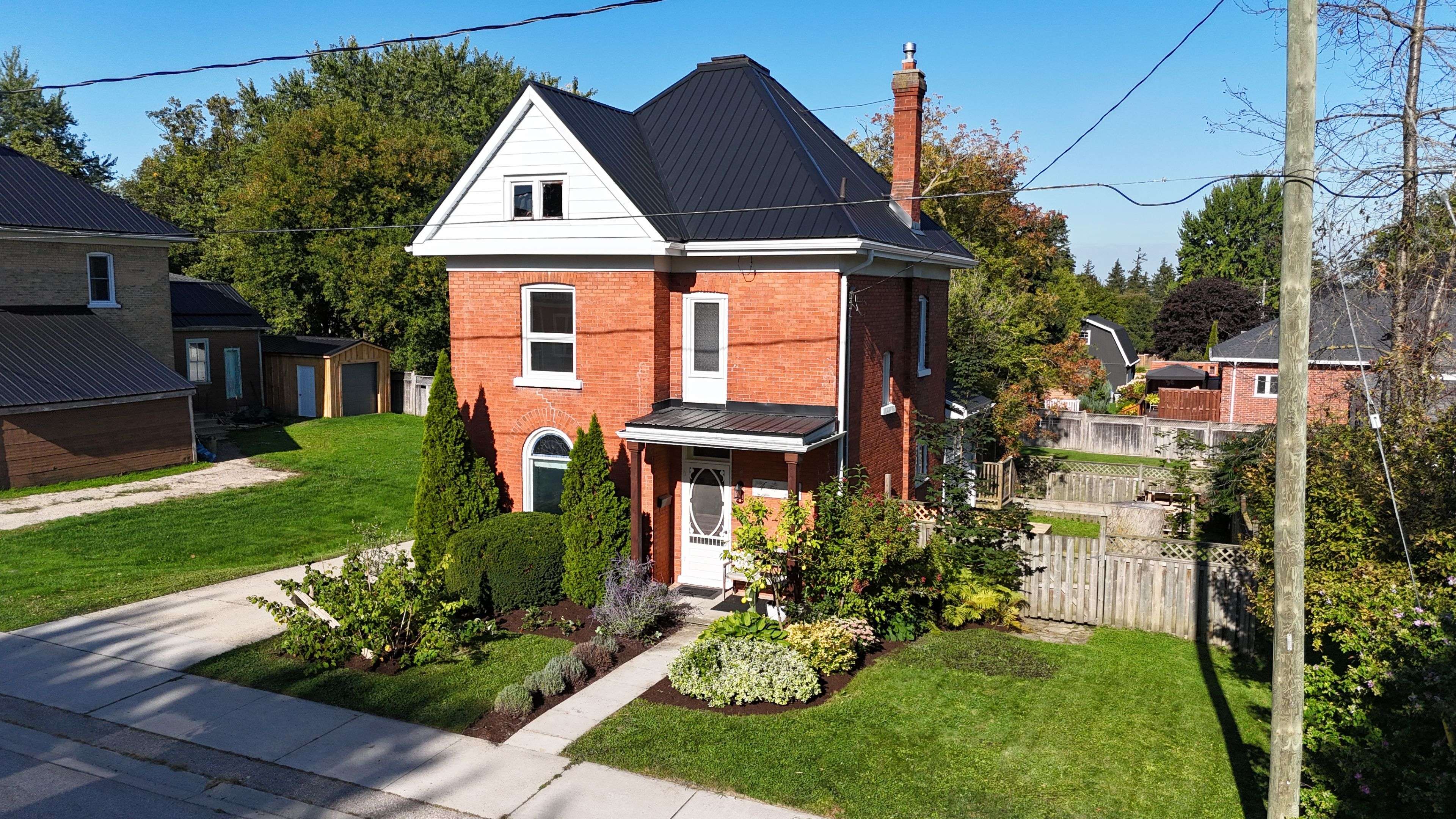 Perth East, ON N0K 1M0,4 Temperance ST