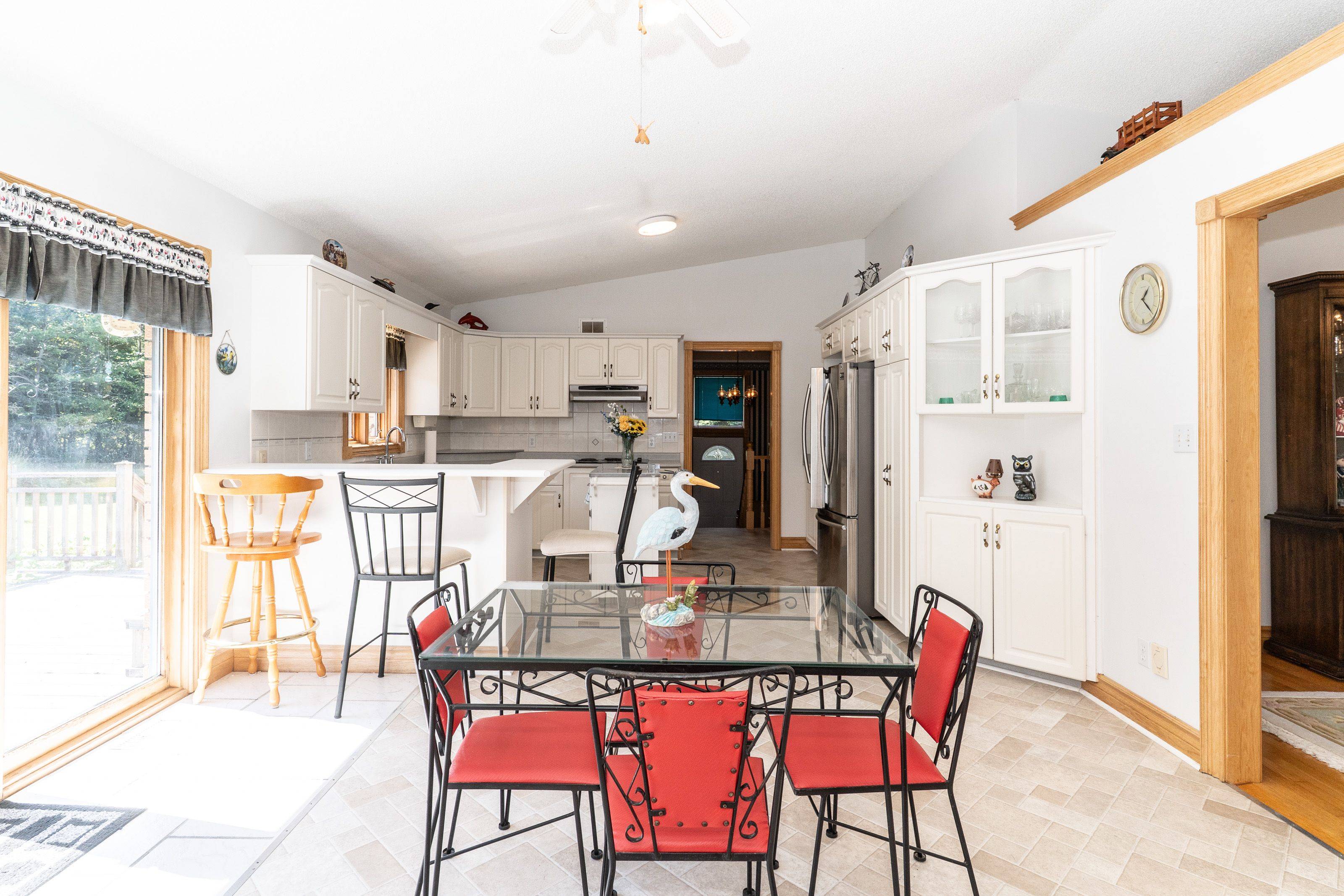 Muskoka Lakes, ON P1L 1X4,1419 Beatrice Townline RD