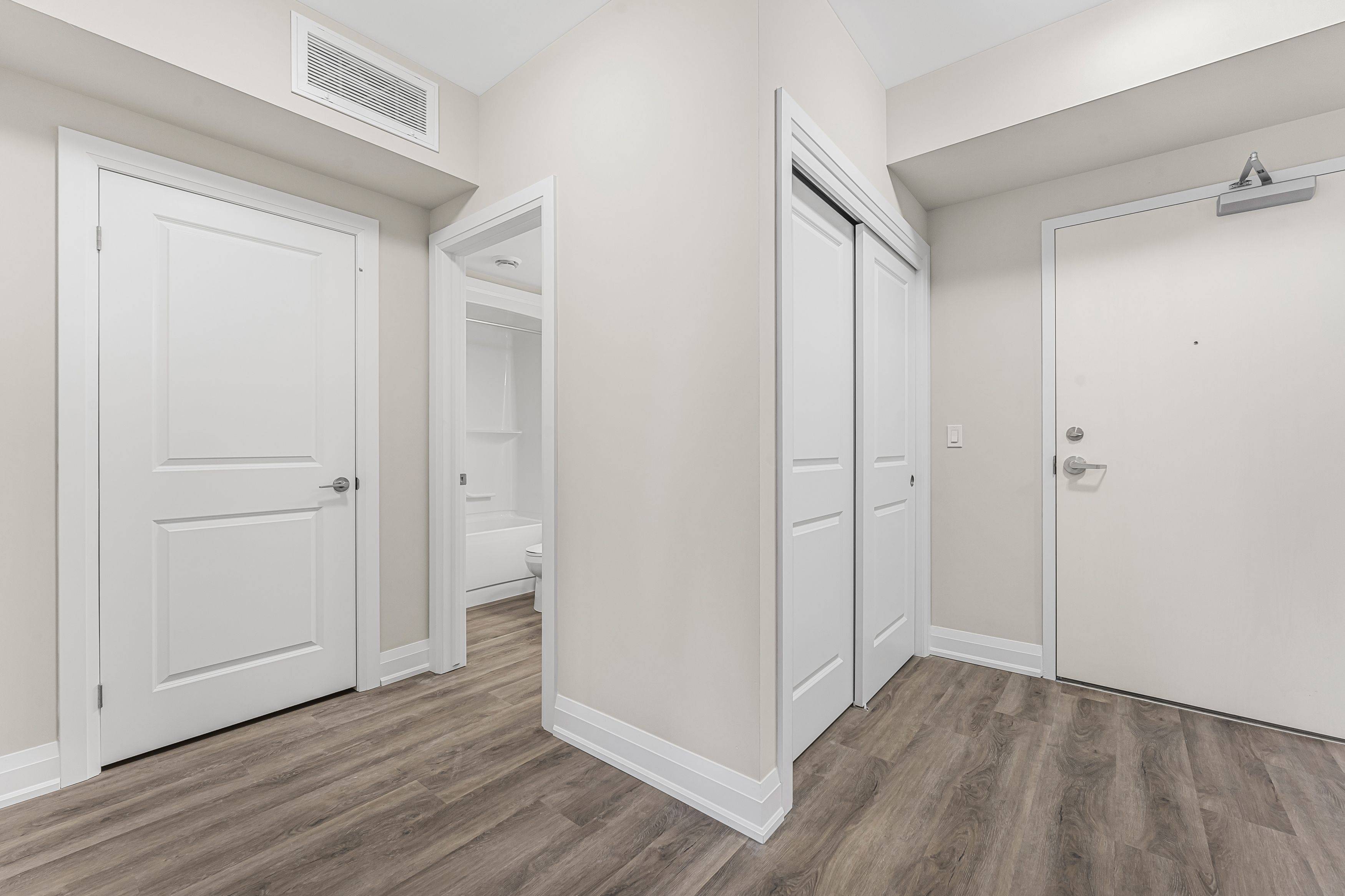 Pelham, ON L0E 1E1,118 SUMMERSIDES BLVD #114