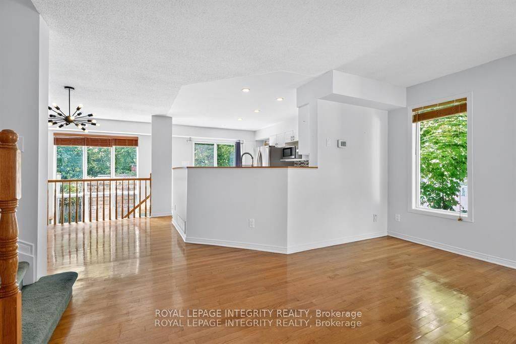 Hunt Club - Windsor Park Village And Area, ON K1V 1K1,3700 Rivergate WAY