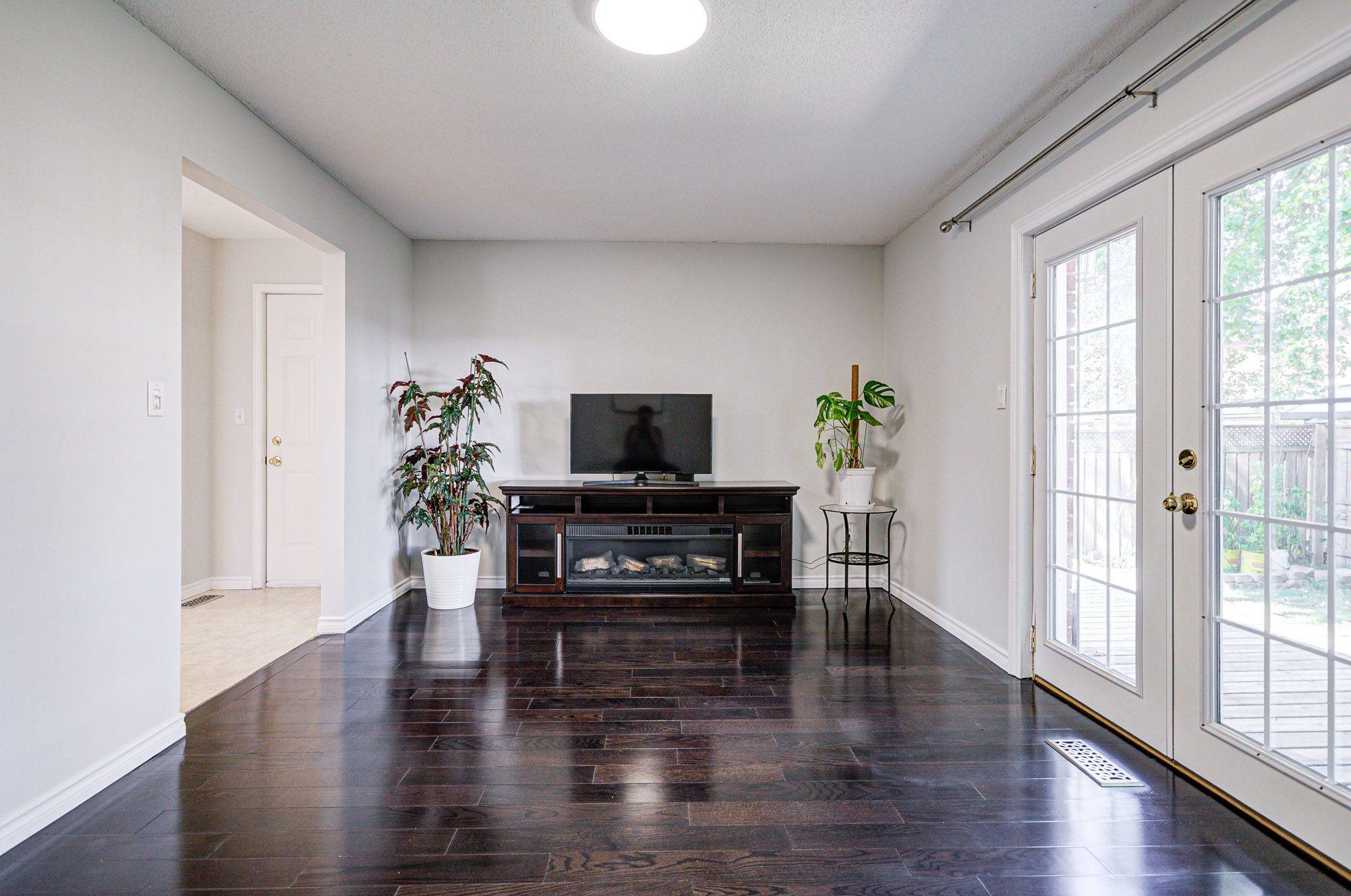 Hamilton, ON L9A 5J5,79 Lorenzo DR