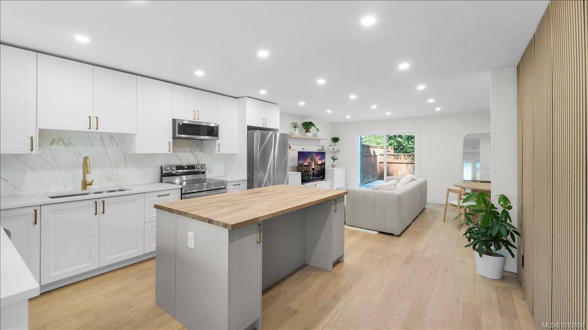 Saanich, BC V8Z 2G4,640 Broadway St #602