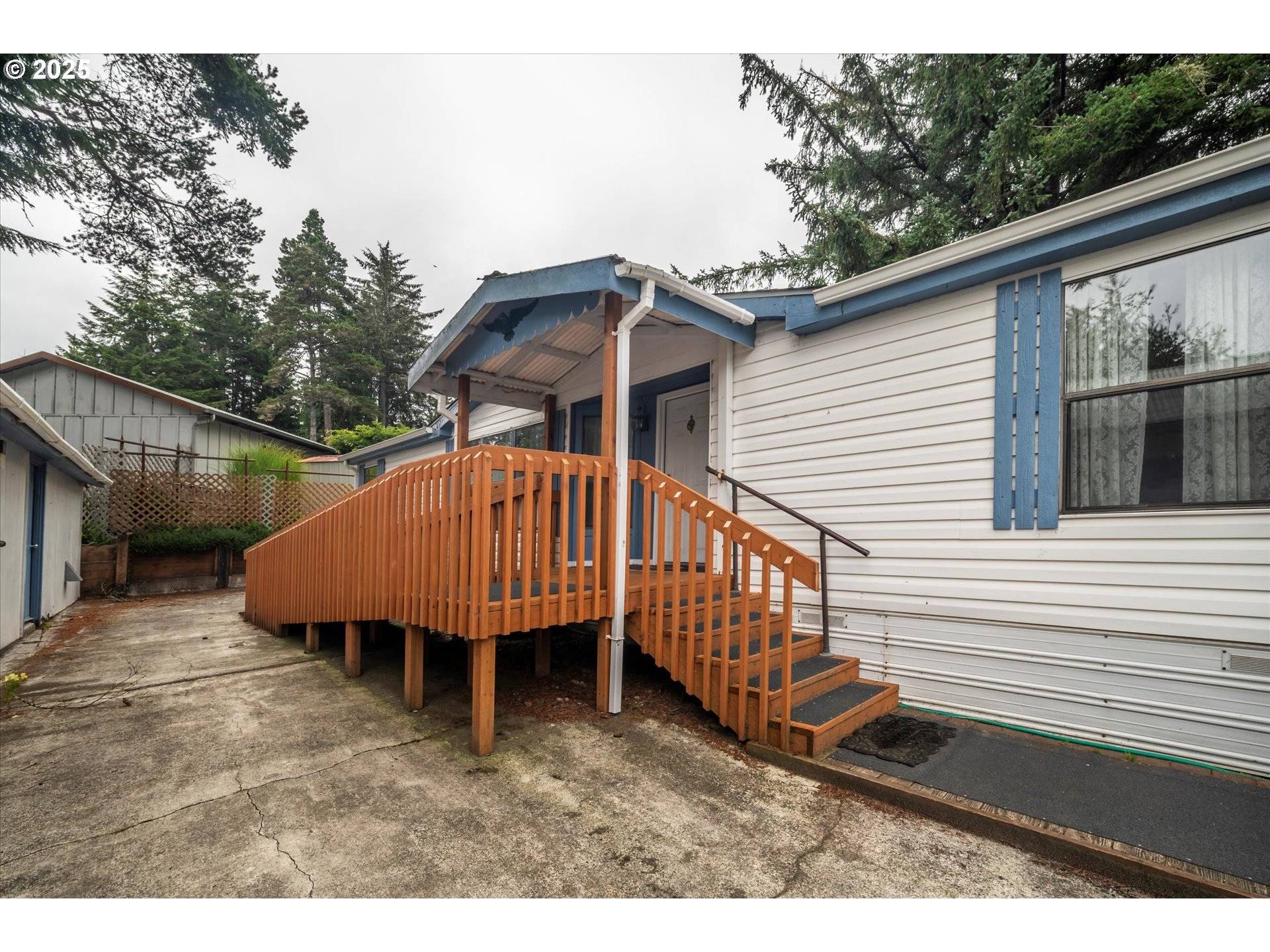 Coos Bay, OR 97420,1445 VILLAGE PINES AVE