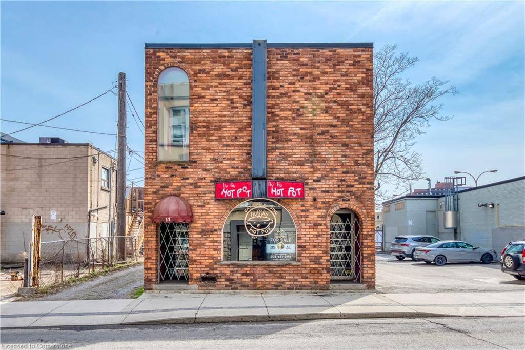 Hamilton, ON L8N 2K8,11 Walnut ST S