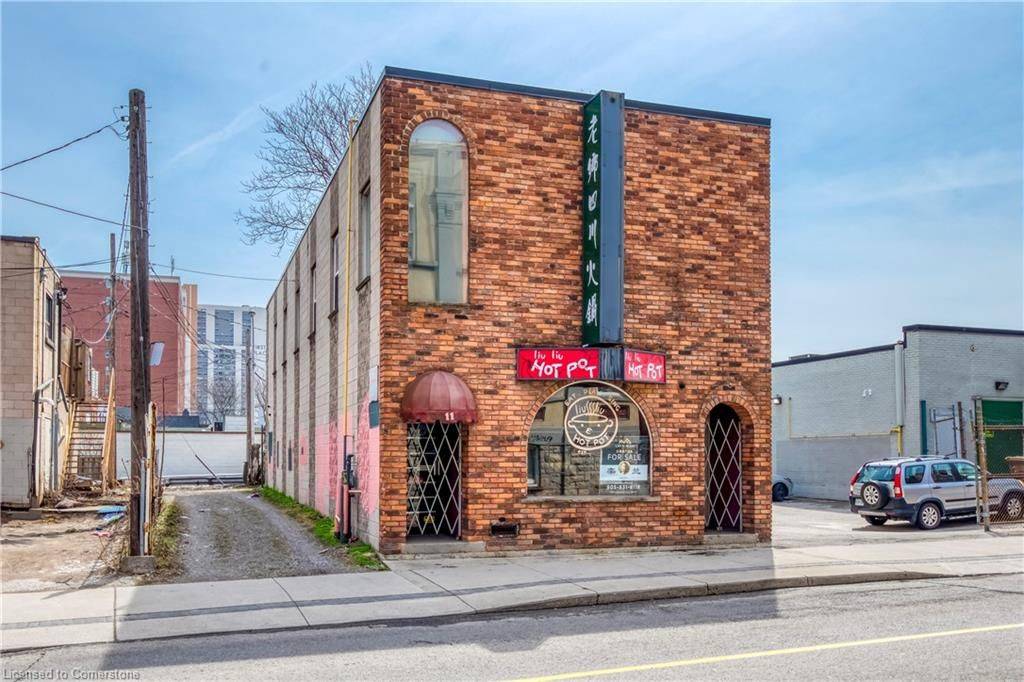 Hamilton, ON L8N 2K8,11 Walnut ST S