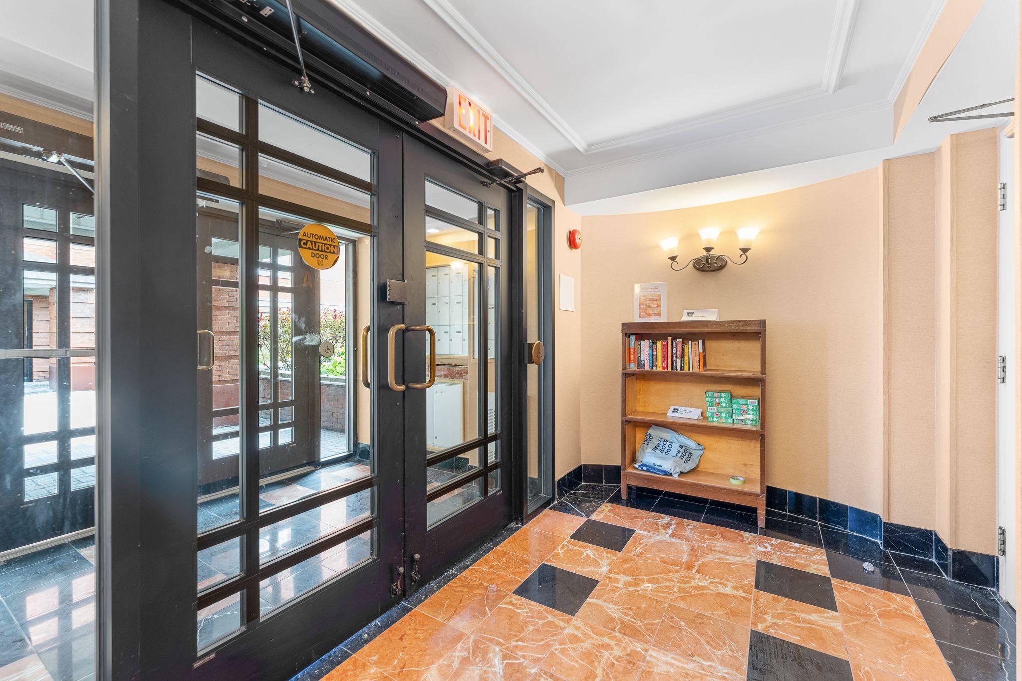 New Edinburgh - Lindenlea, ON K1M 1W5,310 Crichton ST #104