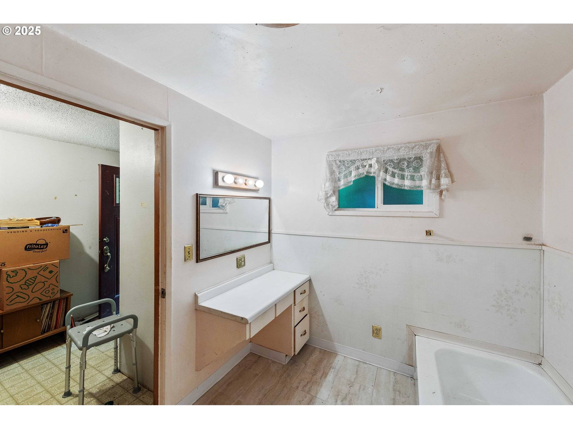 Coos Bay, OR 97420,92688 LIBBY LN