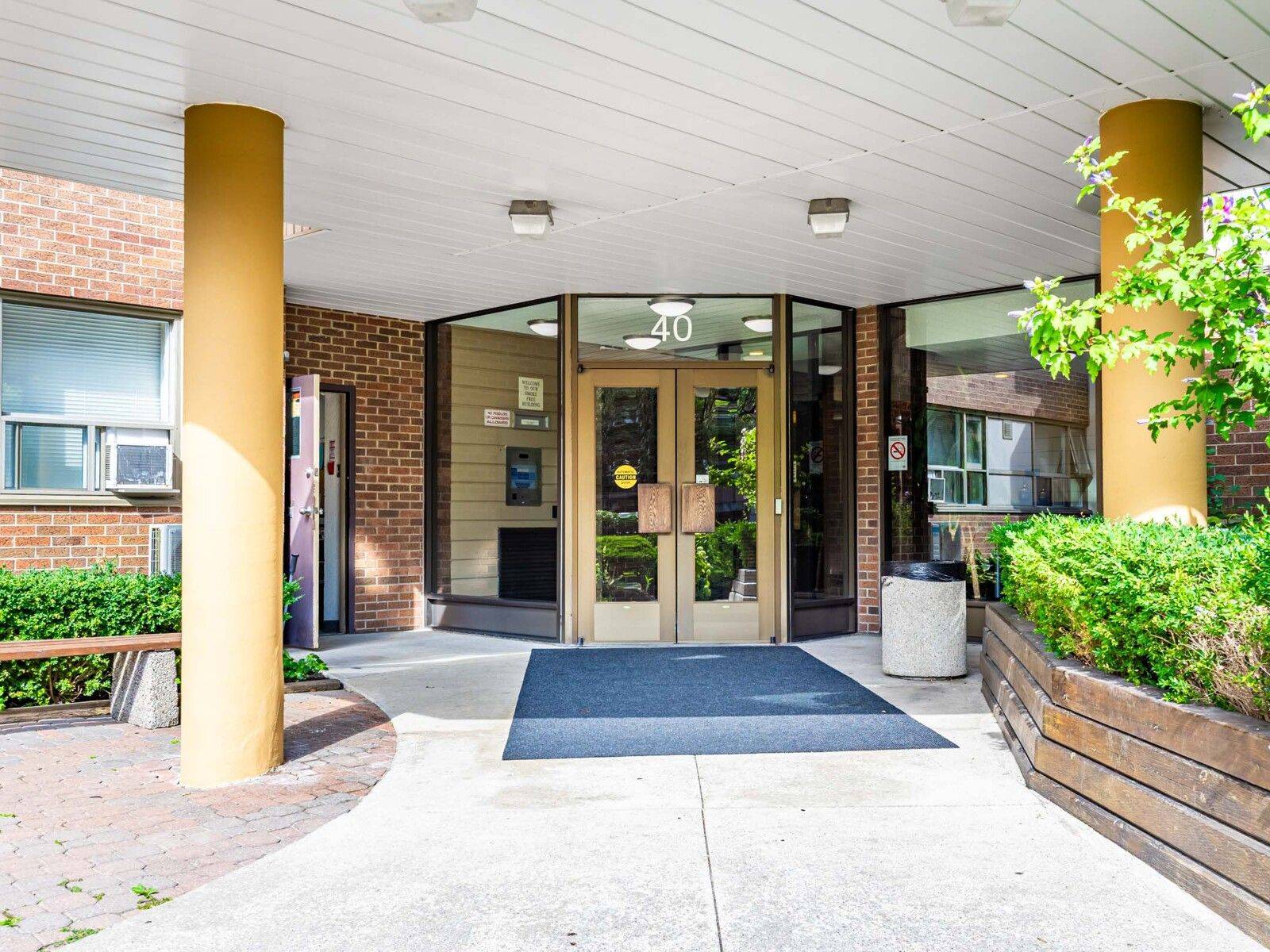 Toronto C13, ON M4A 2R4,40 Sunrise AVE #104