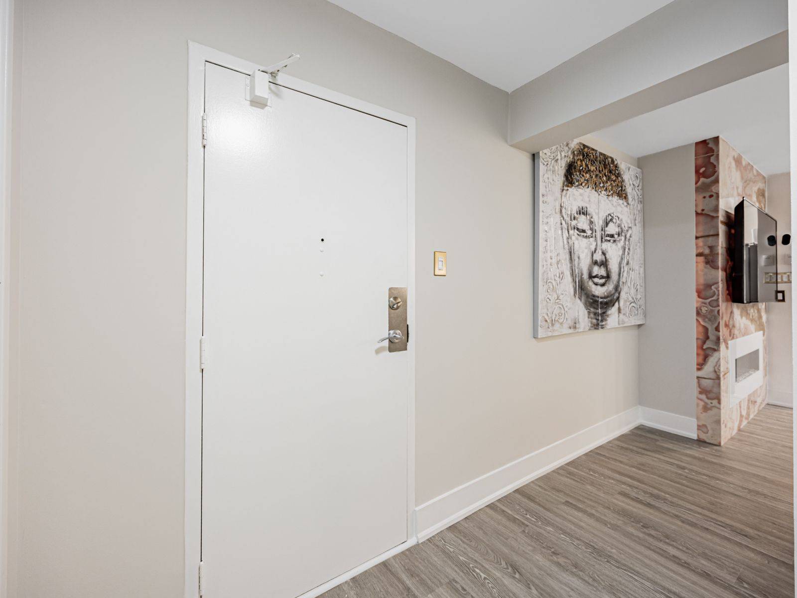 Toronto C13, ON M4A 2R4,40 Sunrise AVE #104