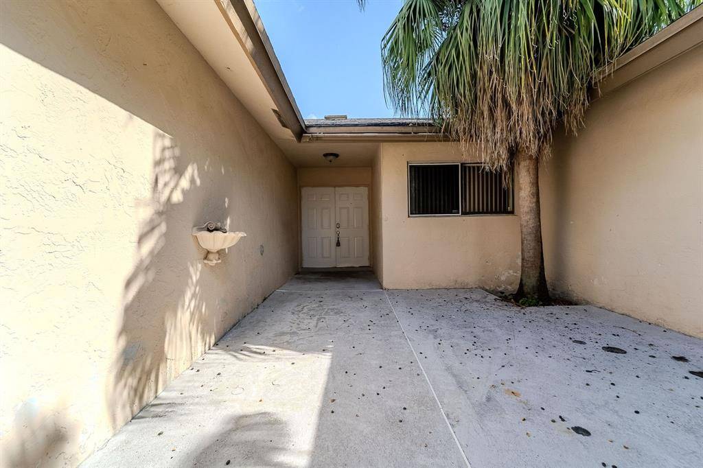 Dania Beach, FL 33004,219 SE 8th St