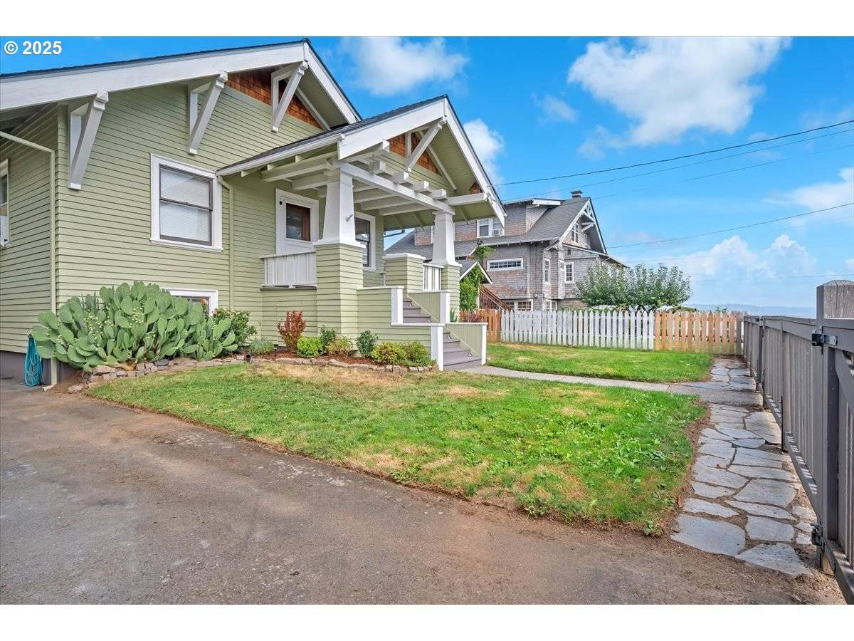 St Helens, OR 97051,270 COWLITZ ST