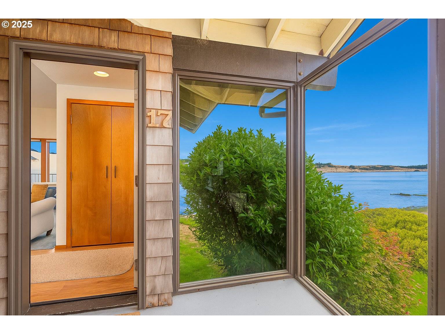 Florence, OR 97439,1040 BAY ST #17