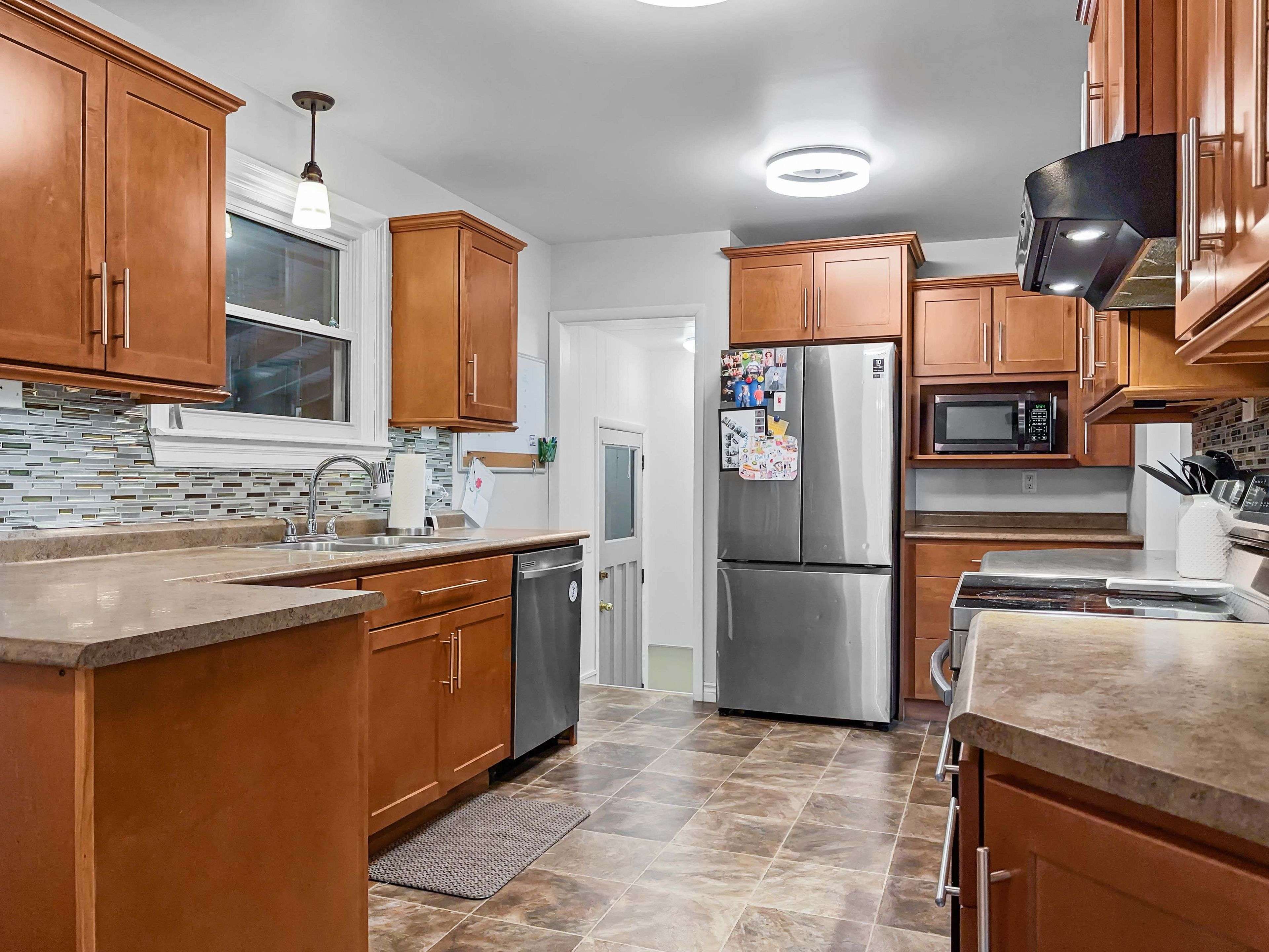 Norfolk, ON N3Y 3J1,21 Richard AVE