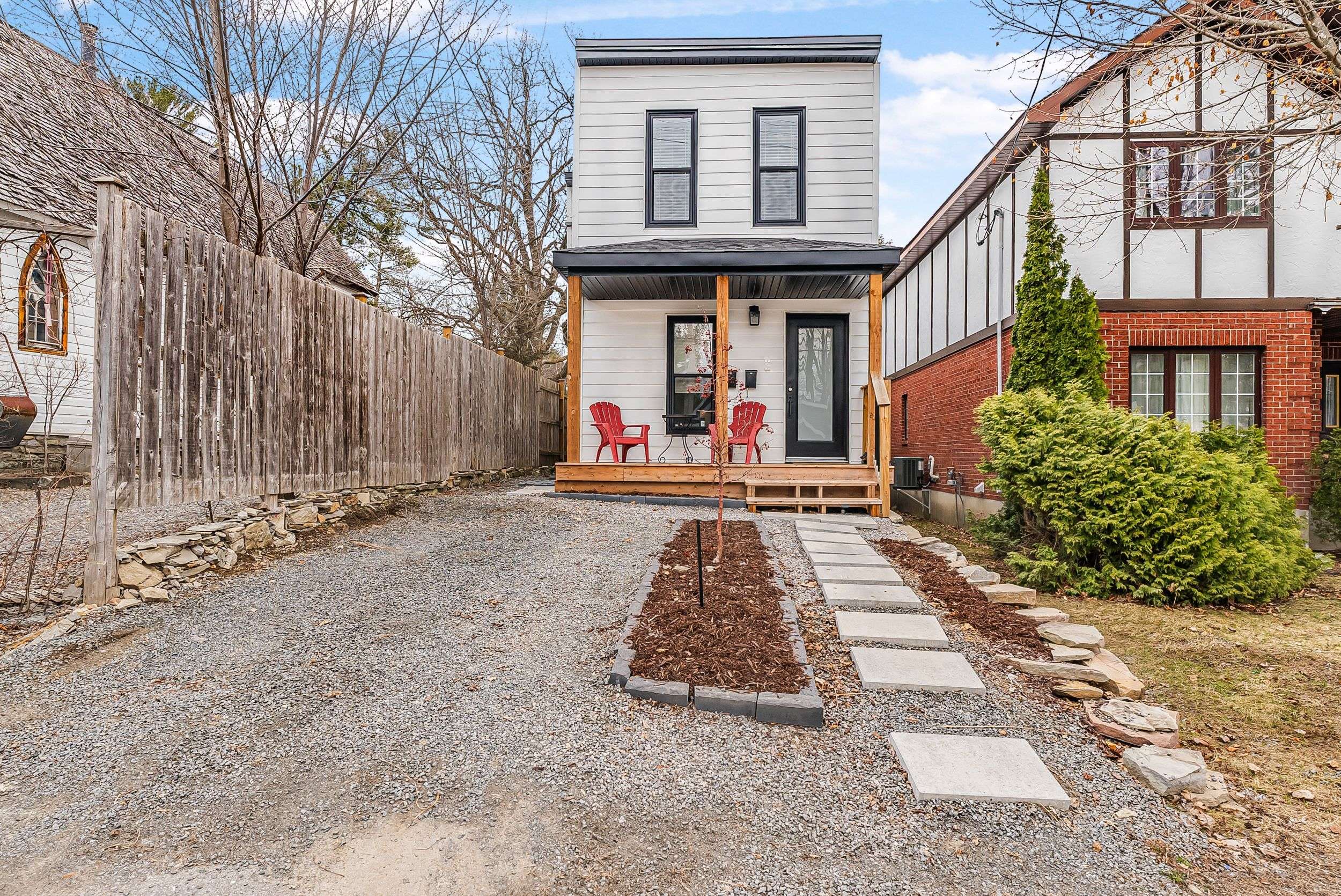 Britannia - Lincoln Heights And Area, ON K2B 5X1,183 Britannia RD