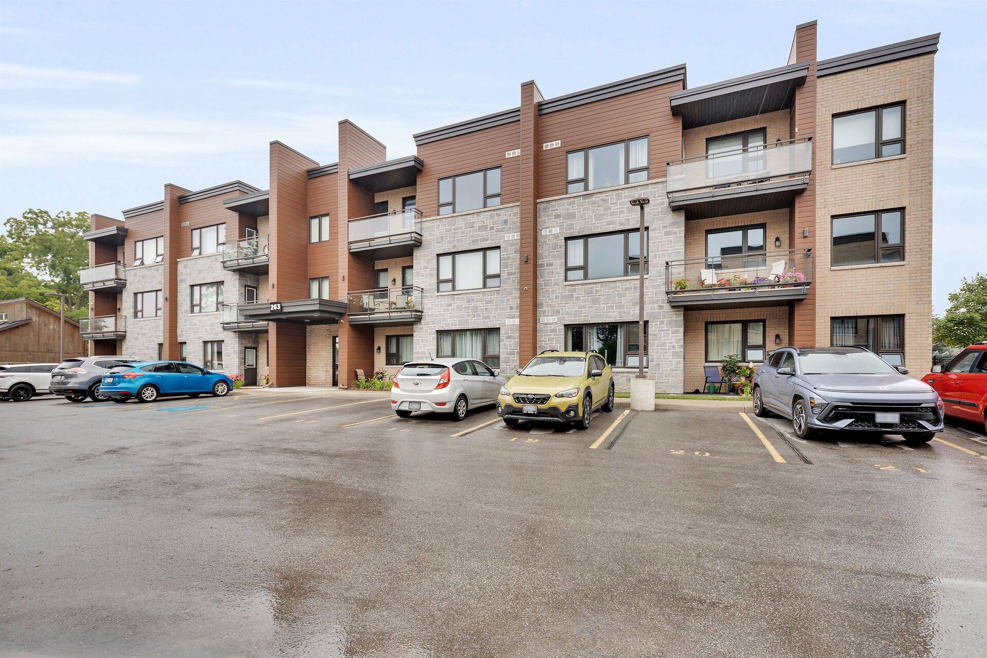 Lucan Biddulph, ON N0M 2J0,263 Butler ST #301