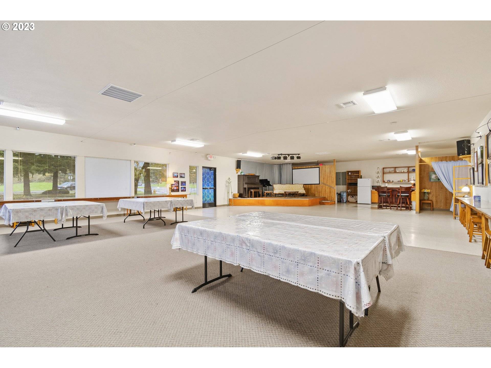 North Bonneville, WA 98639,102 CBD MALL ST