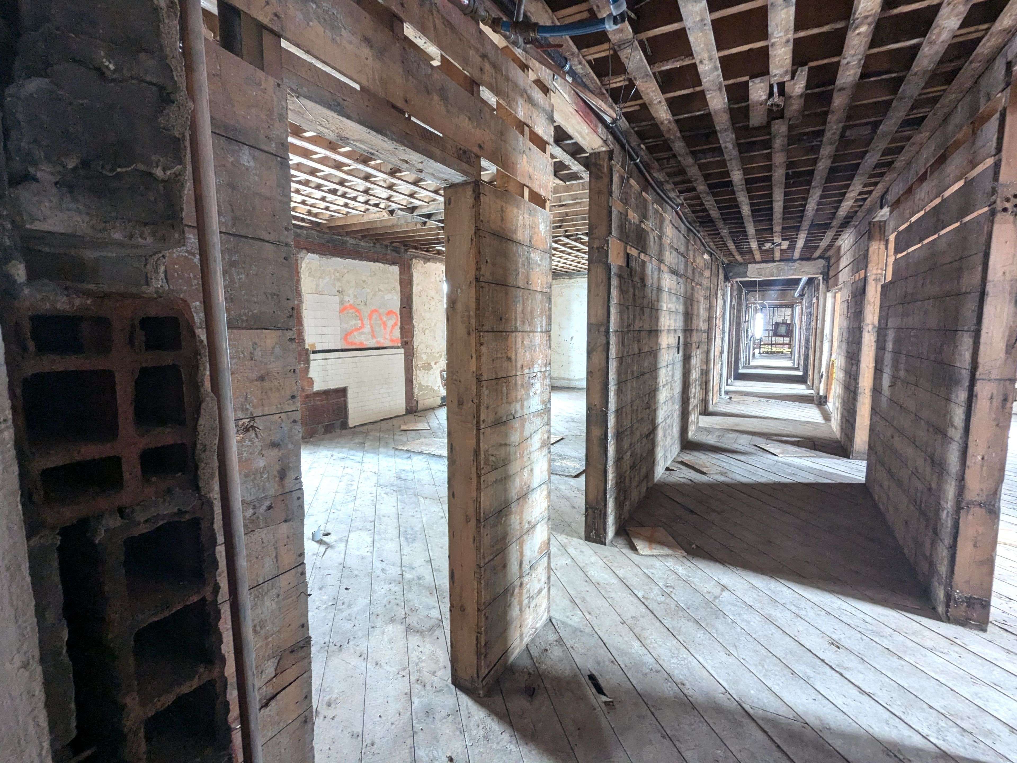 Timmins, ON P4N 2M4,11 Spruce ST S