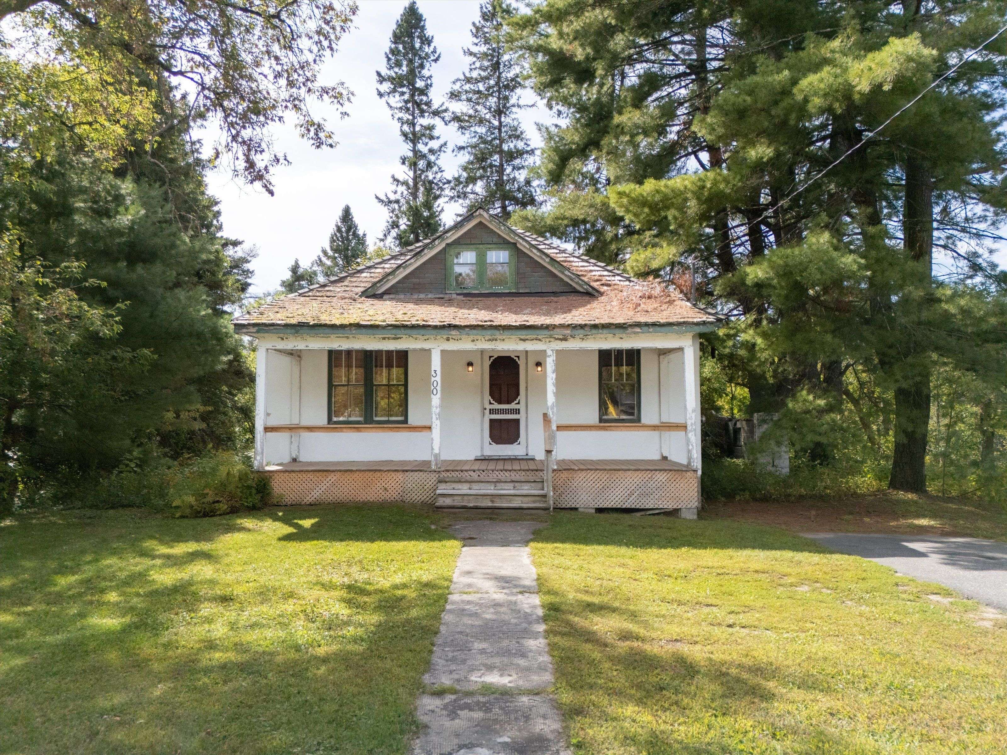 Bracebridge, ON P1L 2C9,300 Manitoba ST