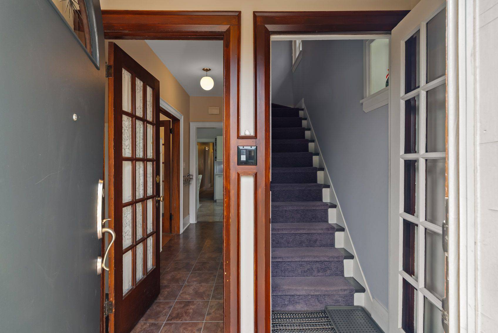 Toronto W02, ON M6P 3E1,96 Evelyn CRES